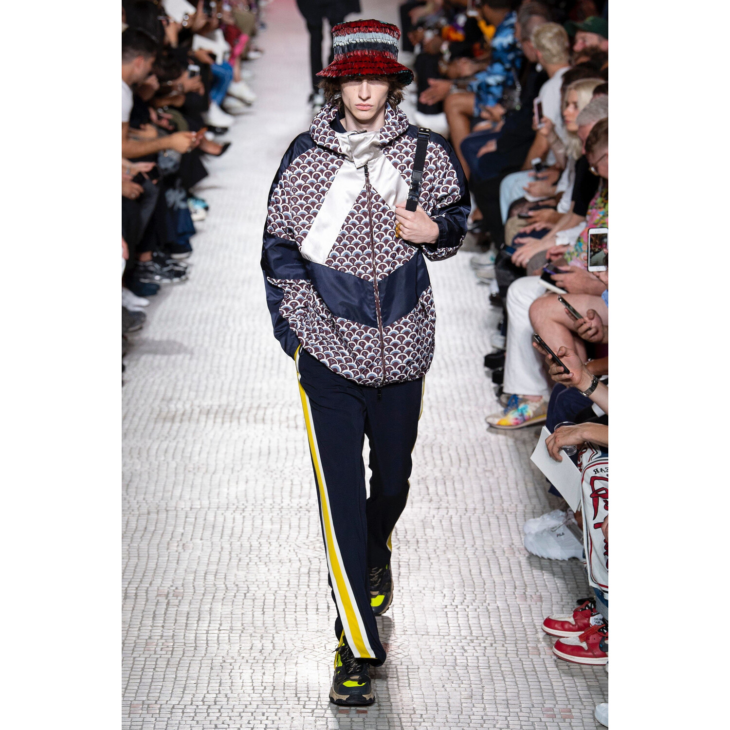 Фото Valentino Spring 2019 Menswear / Валентино Весна Лето 2019 Мужская Неделя Моды в Париже