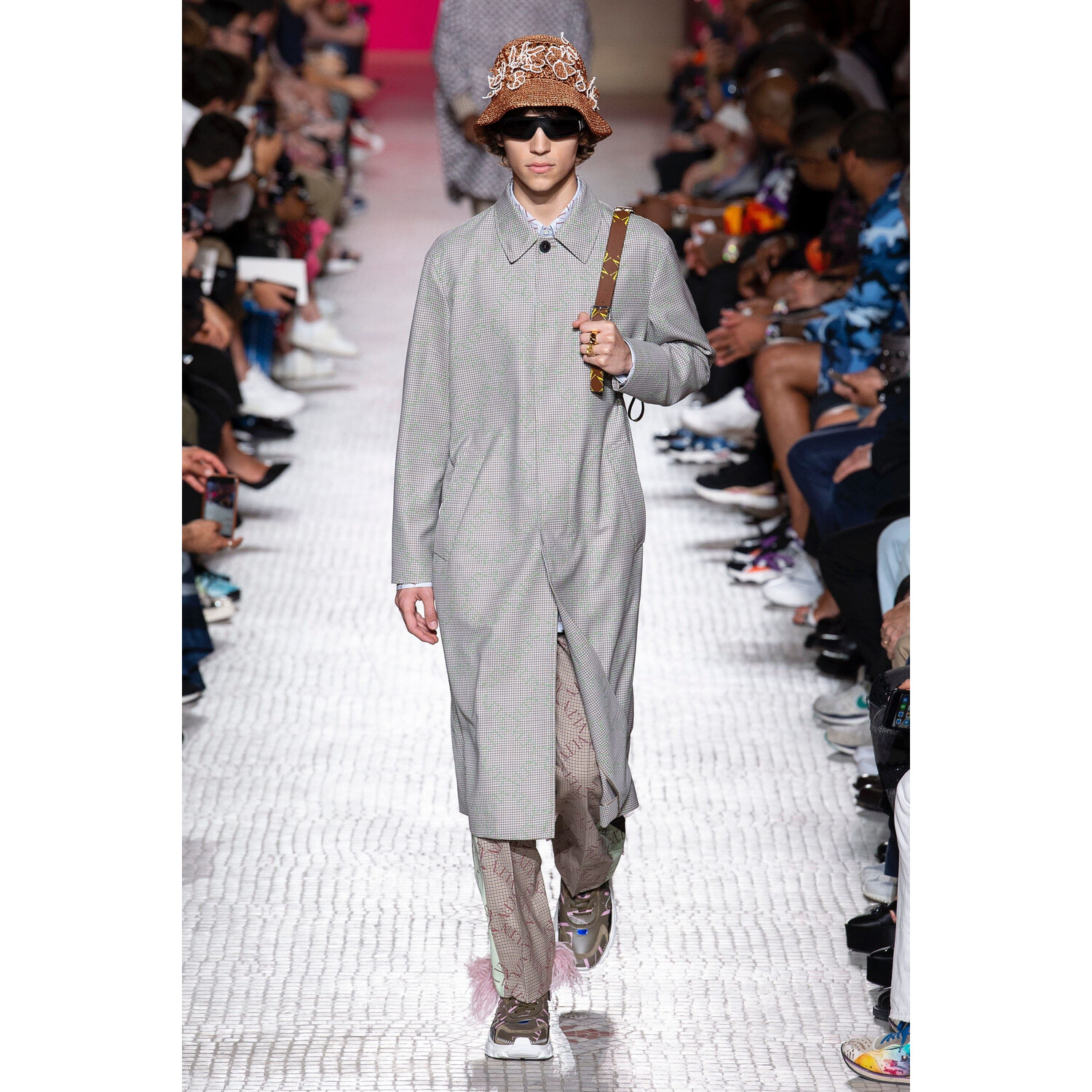 Фото Valentino Spring 2019 Menswear / Валентино Весна Лето 2019 Мужская Неделя Моды в Париже