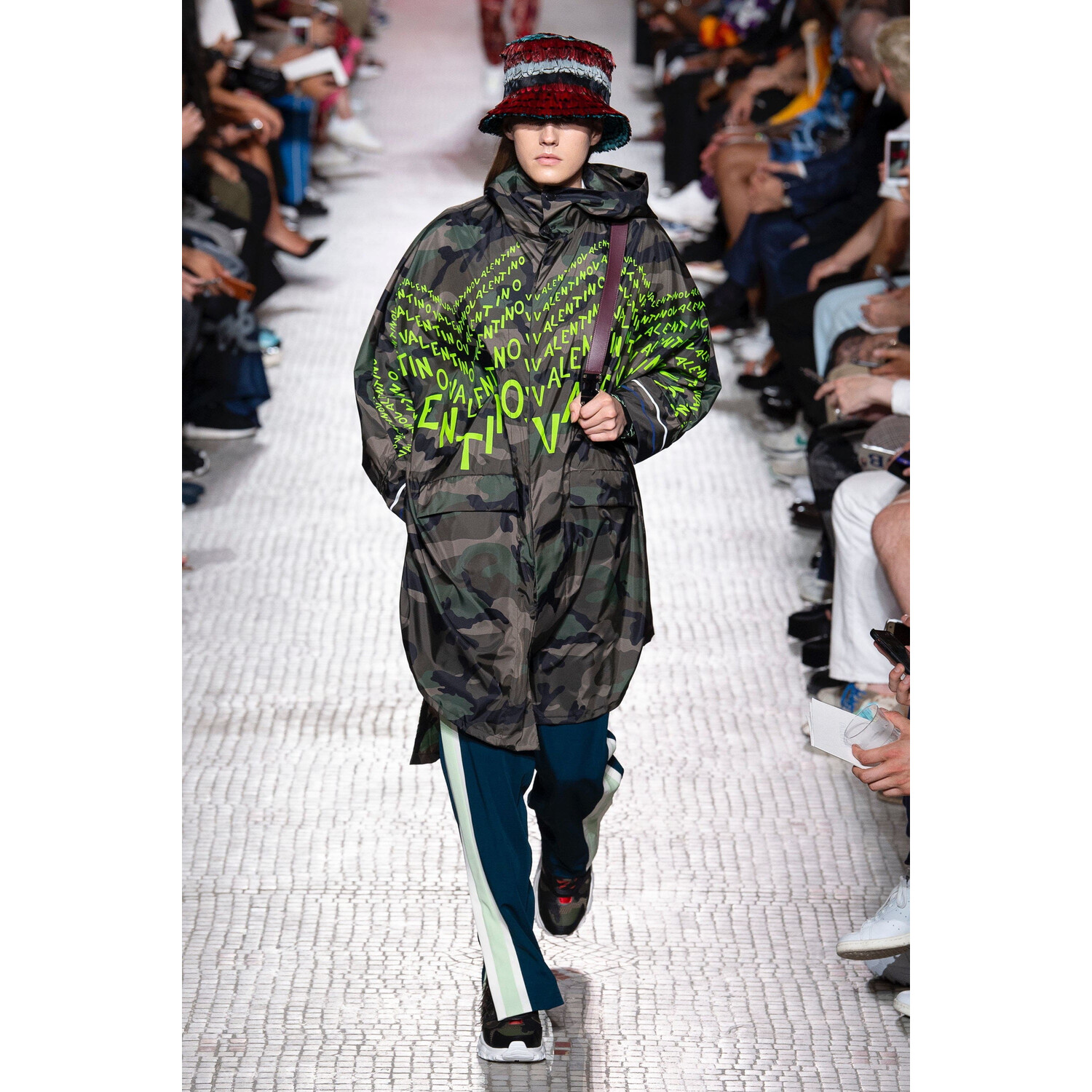 Фото Valentino Spring 2019 Menswear / Валентино Весна Лето 2019 Мужская Неделя Моды в Париже