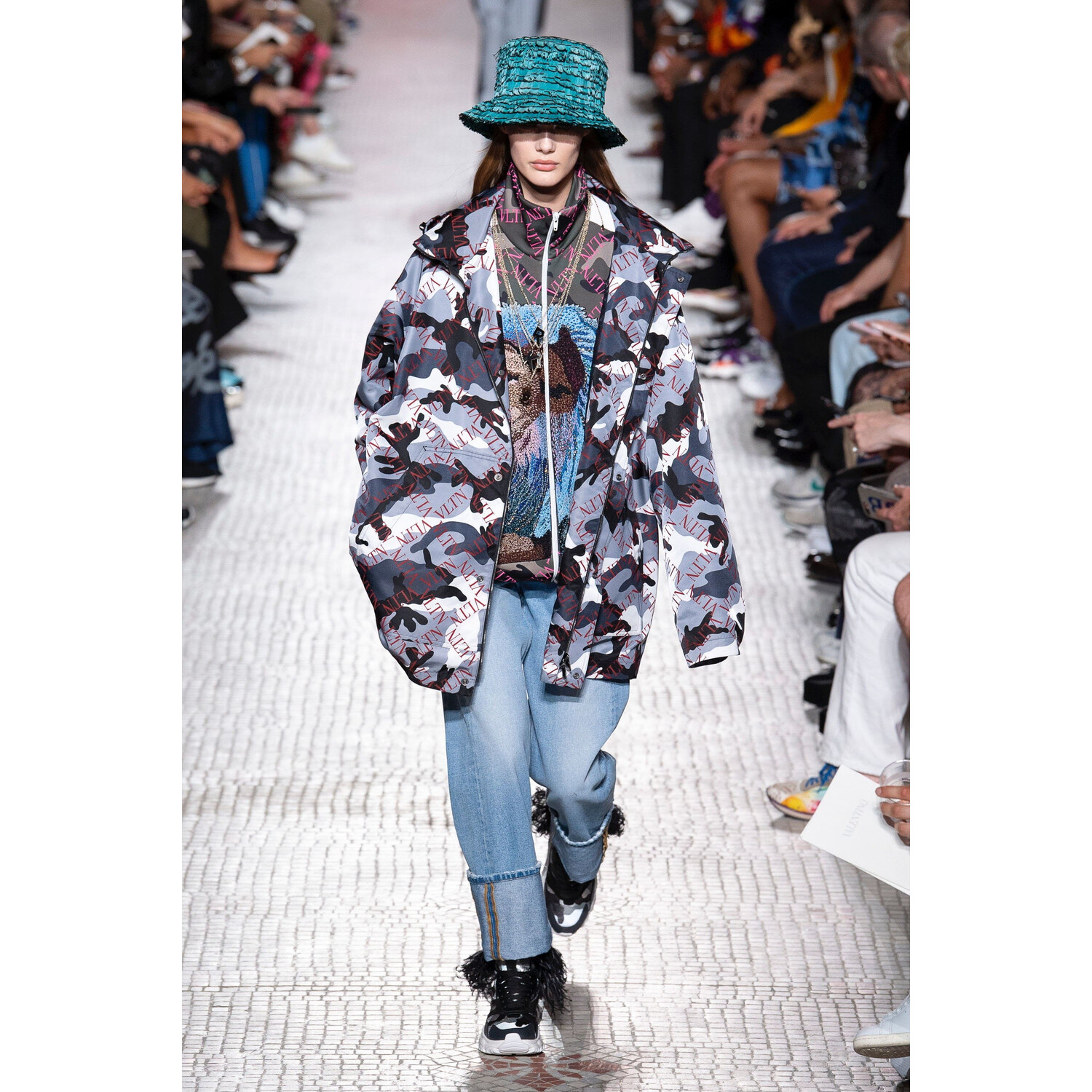 Фото Valentino Spring 2019 Menswear / Валентино Весна Лето 2019 Мужская Неделя Моды в Париже