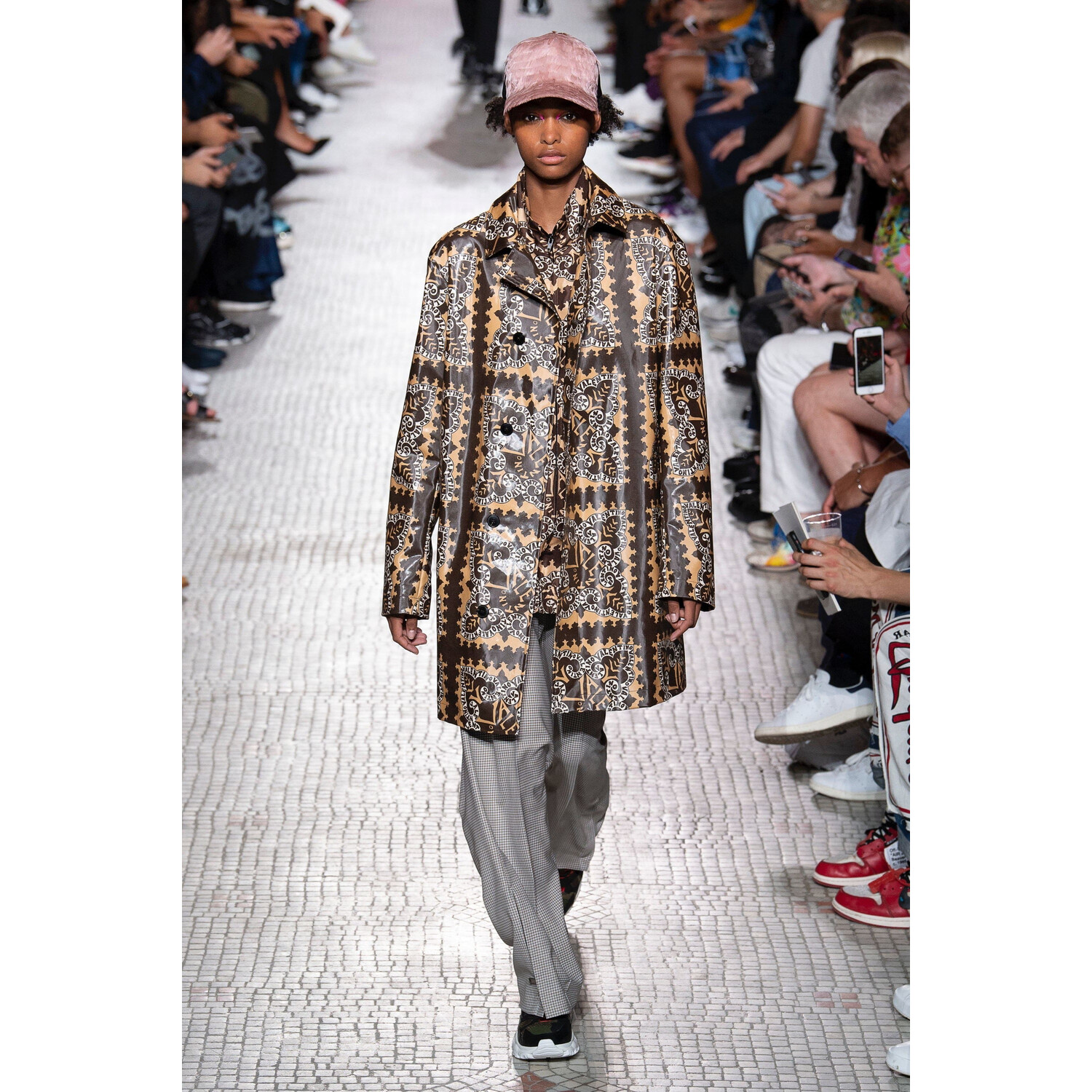 Фото Valentino Spring 2019 Menswear / Валентино Весна Лето 2019 Мужская Неделя Моды в Париже