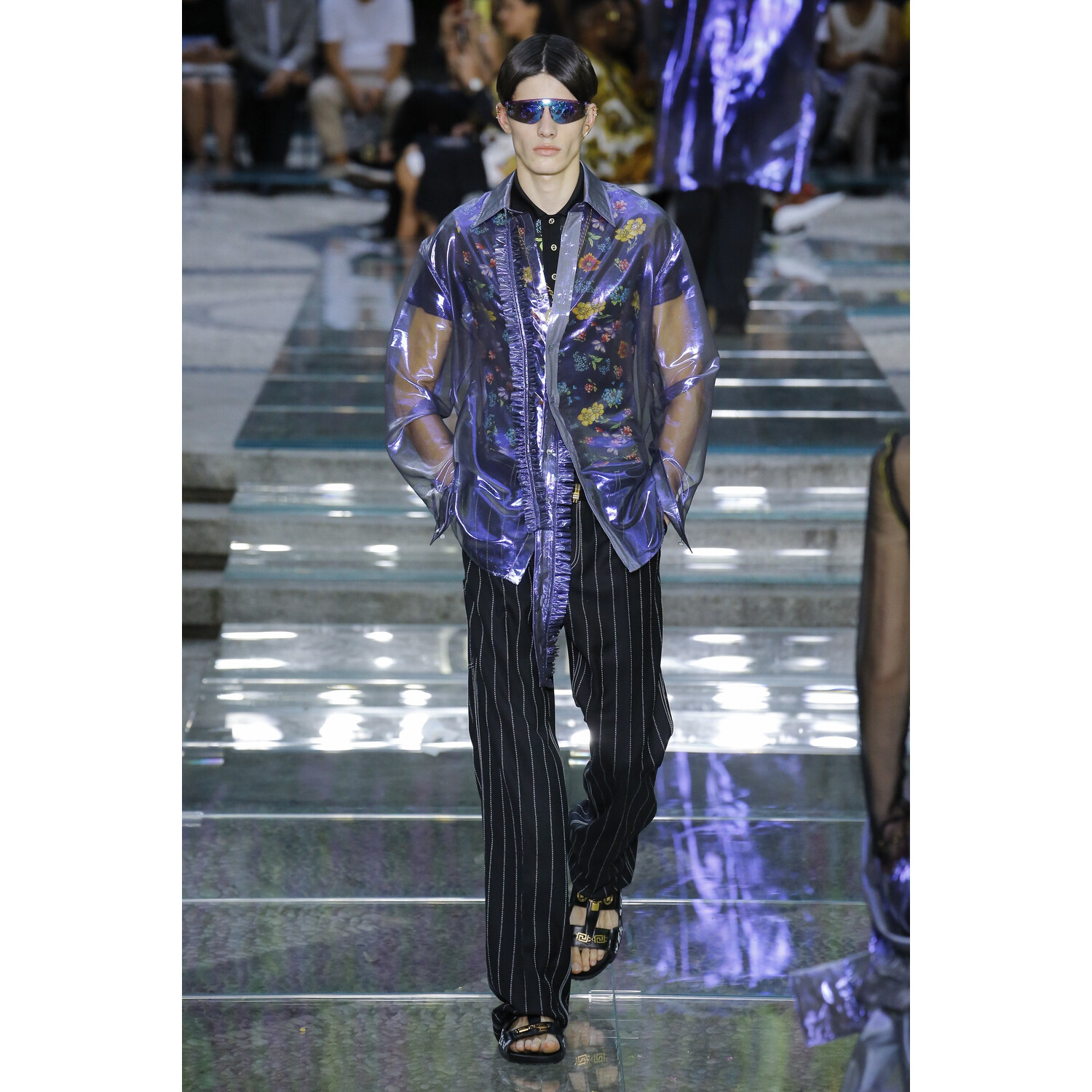 Фото Versace Spring 2019 Menswear /Версаче Весна Лето 2019 Мужская Неделя Моды в Милане