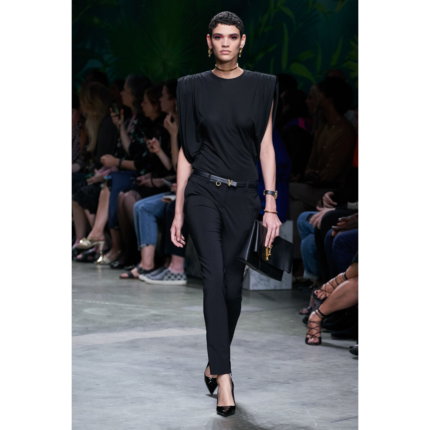 Фото Versace Spring 2020 / Versace весна-лето 2020 / Неделя моды: Милан