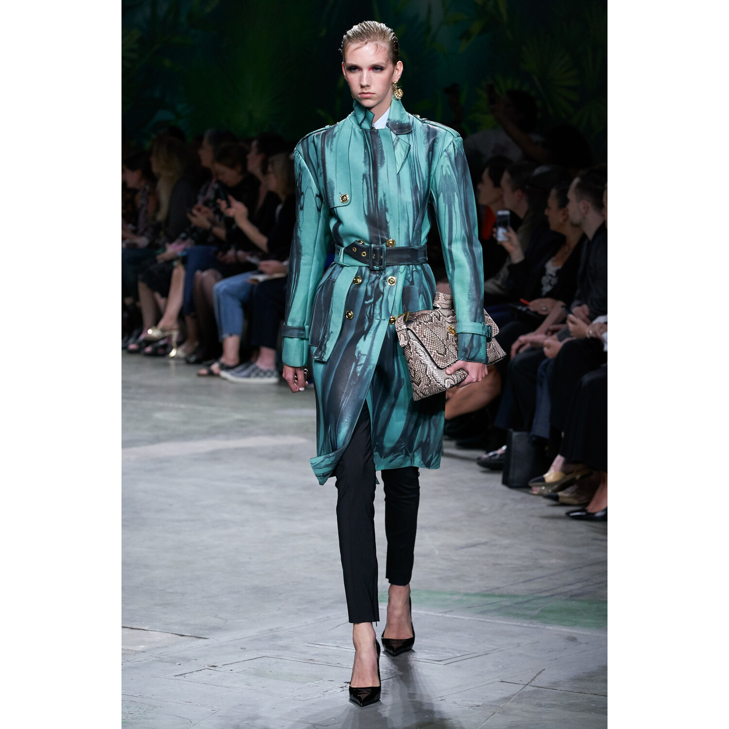 Фото Versace Spring 2020 / Versace весна-лето 2020 / Неделя моды: Милан