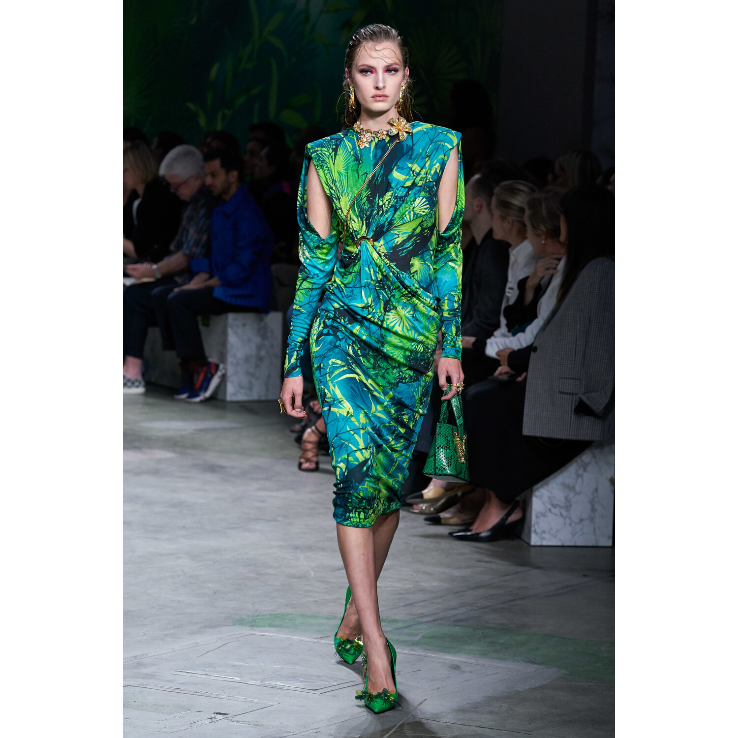 Фото Versace Spring 2020 / Versace весна-лето 2020 / Неделя моды: Милан