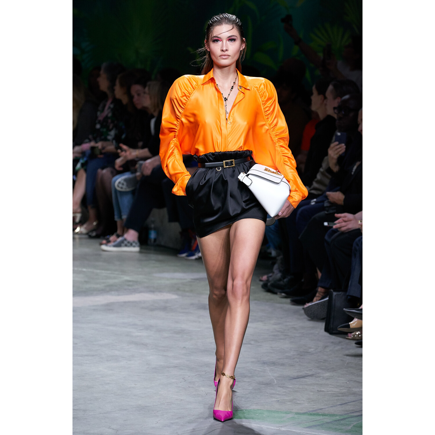 Фото Versace Spring 2020 / Versace весна-лето 2020 / Неделя моды: Милан