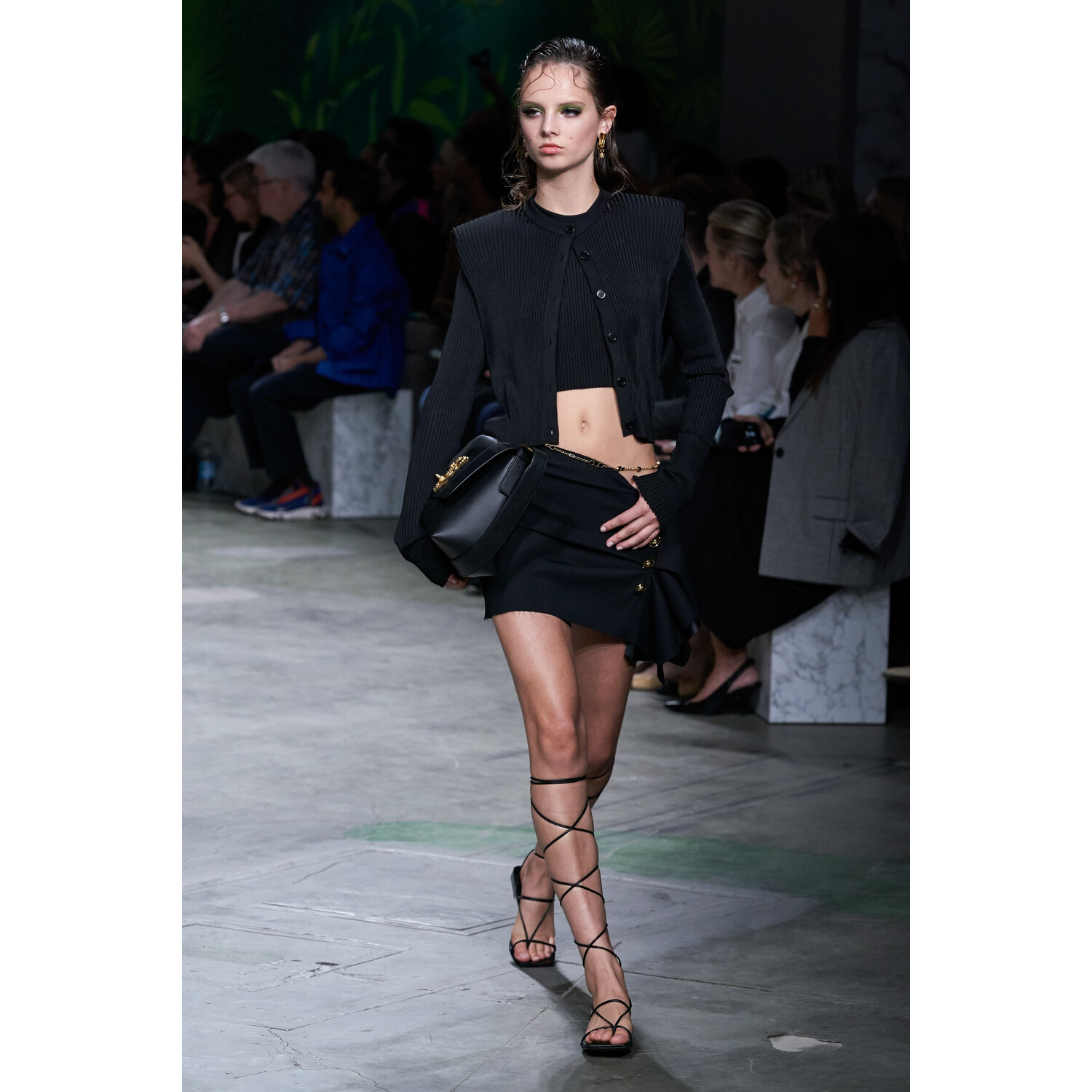 Фото Versace Spring 2020 / Versace весна-лето 2020 / Неделя моды: Милан
