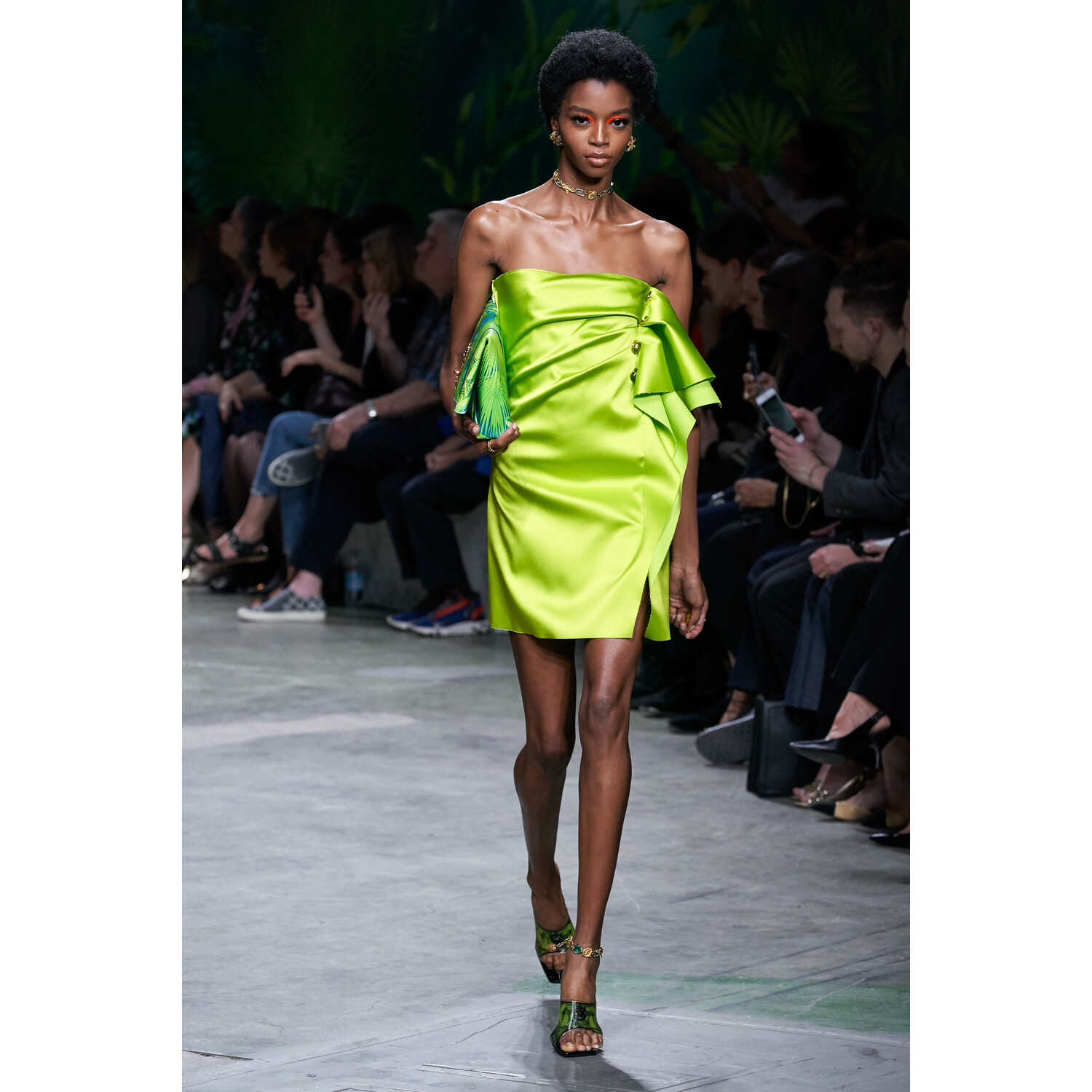 Фото Versace Spring 2020 / Versace весна-лето 2020 / Неделя моды: Милан