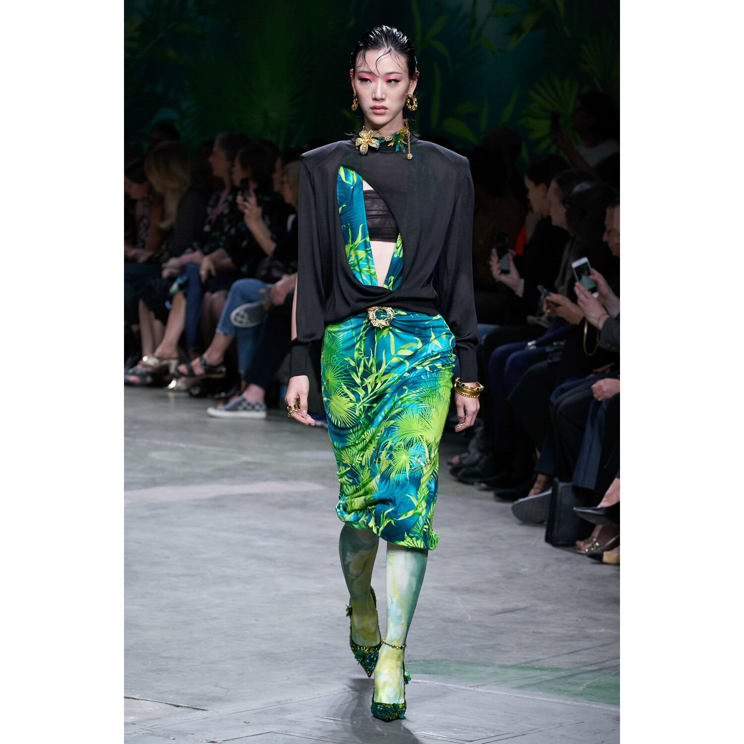 Фото Versace Spring 2020 / Versace весна-лето 2020 / Неделя моды: Милан