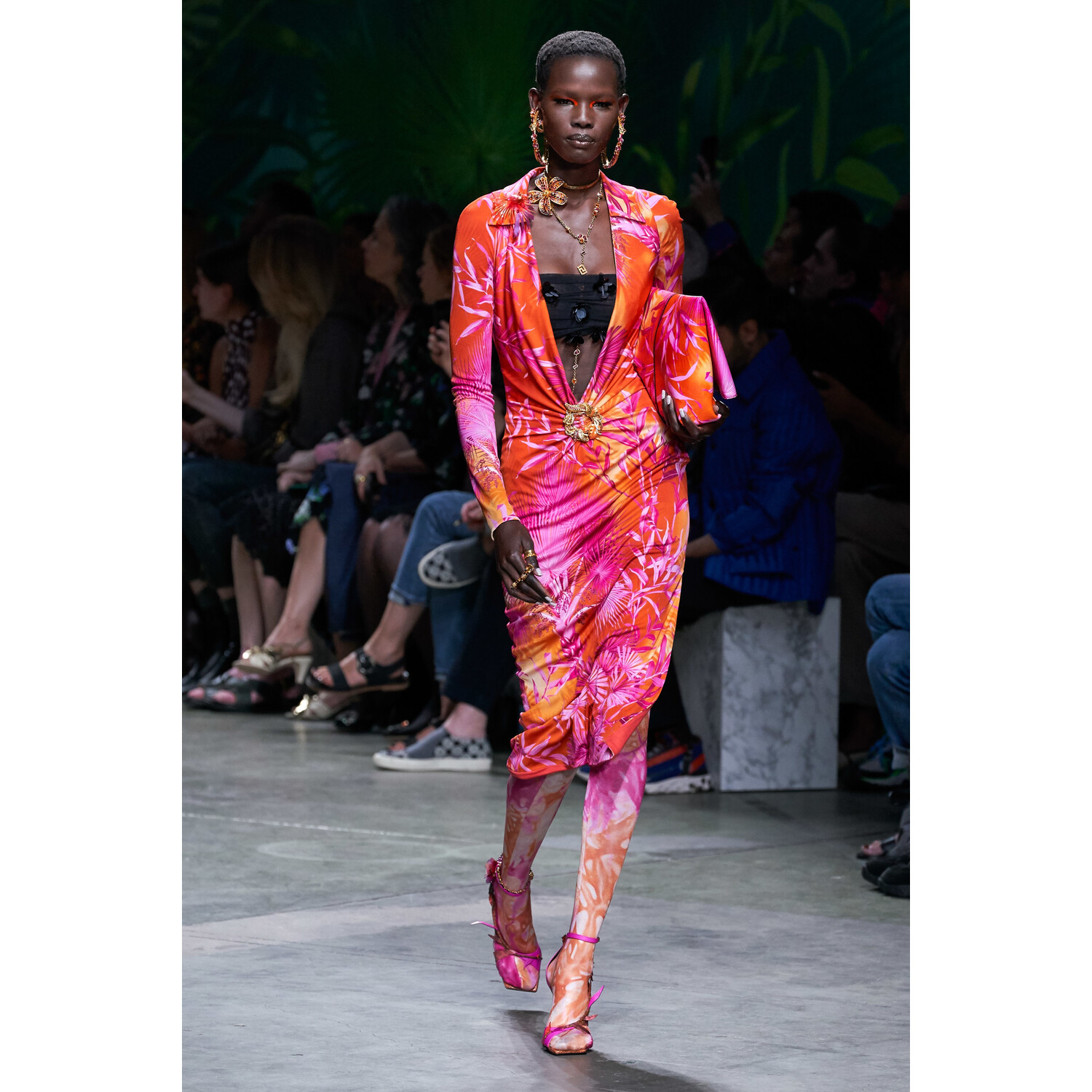 Фото Versace Spring 2020 / Versace весна-лето 2020 / Неделя моды: Милан