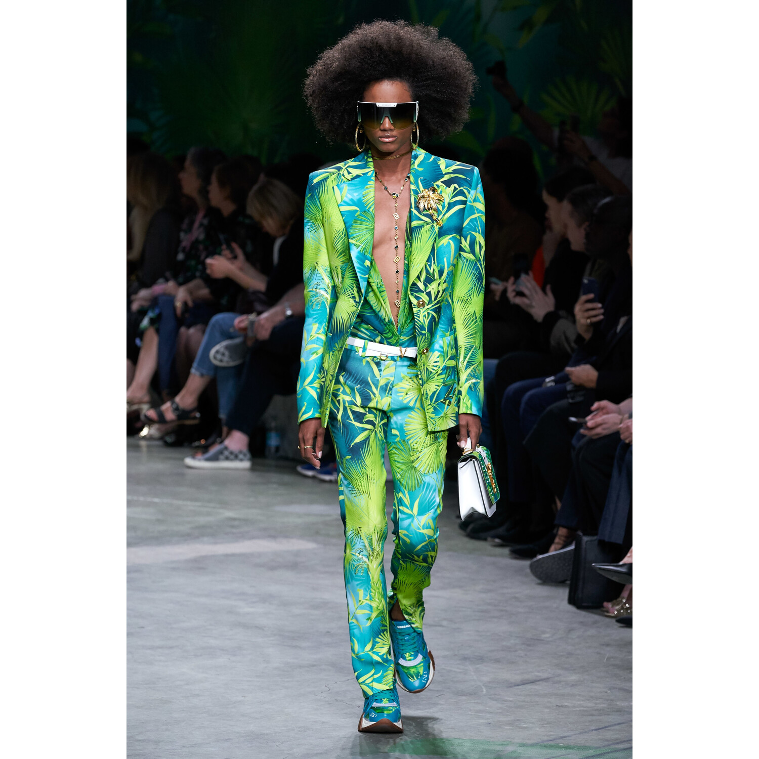 Фото Versace Spring 2020 / Versace весна-лето 2020 / Неделя моды: Милан