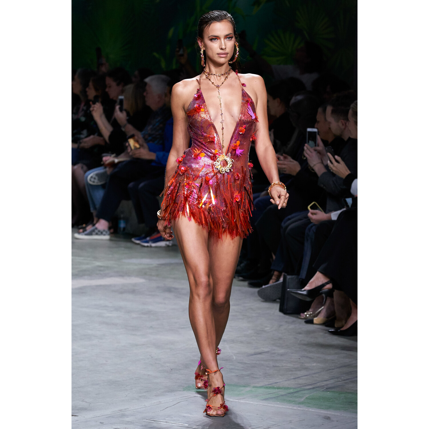 Фото Versace Spring 2020 / Versace весна-лето 2020 / Неделя моды: Милан