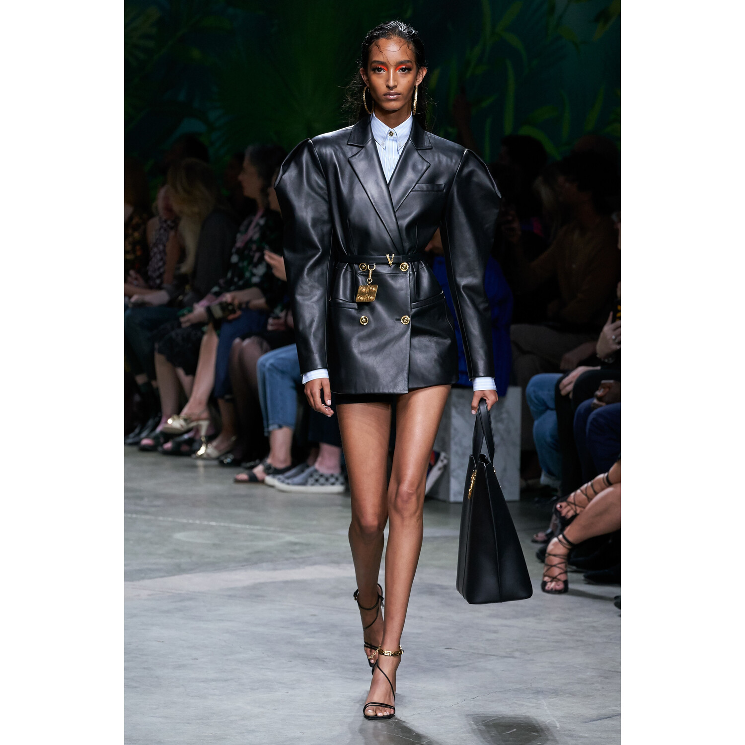 Фото Versace Spring 2020 / Versace весна-лето 2020 / Неделя моды: Милан