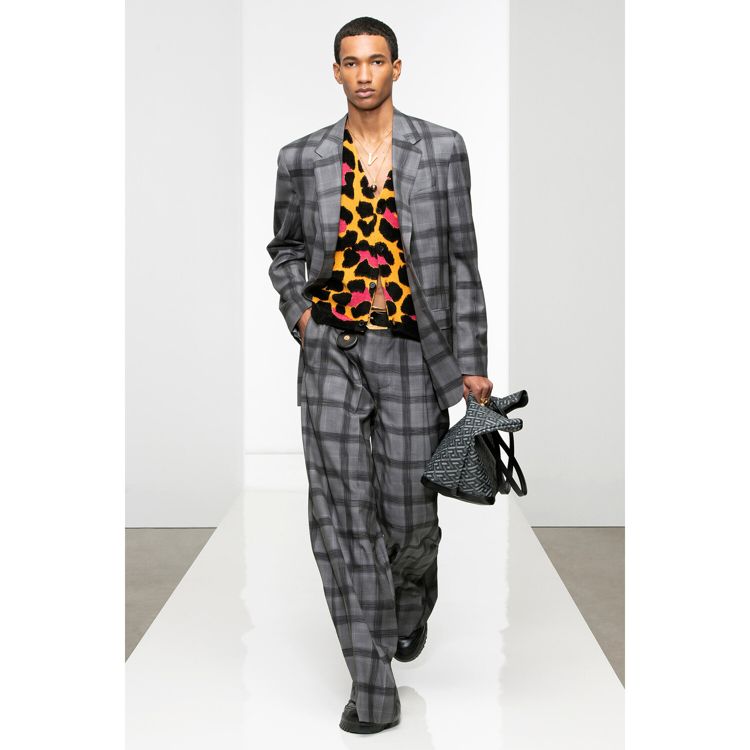 Фото Versace Mens Fall 2022 Collection / Versace Mens осень-зима 2022/2023