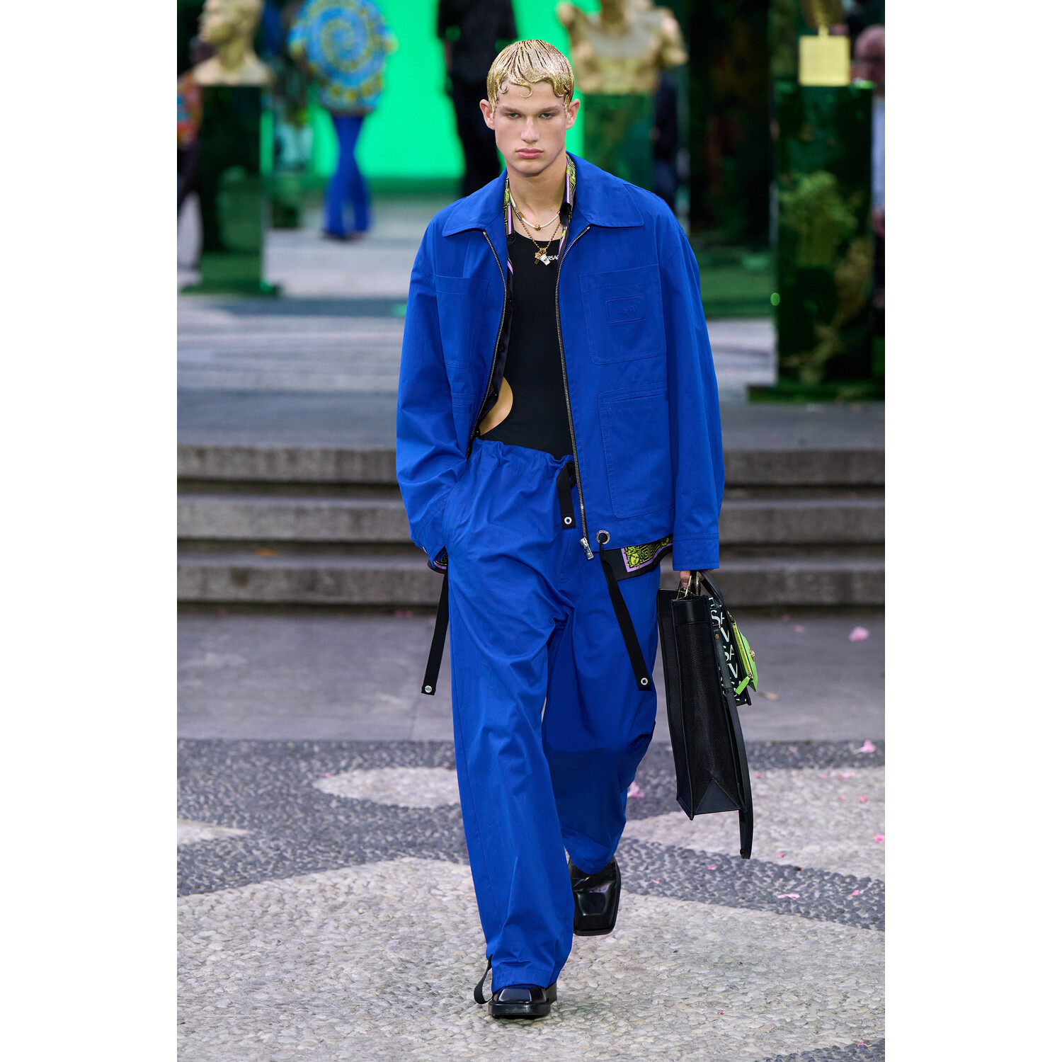 Фото Versace Menswear Spring 2023 / Versace мужская коллекция весна-лето 2023