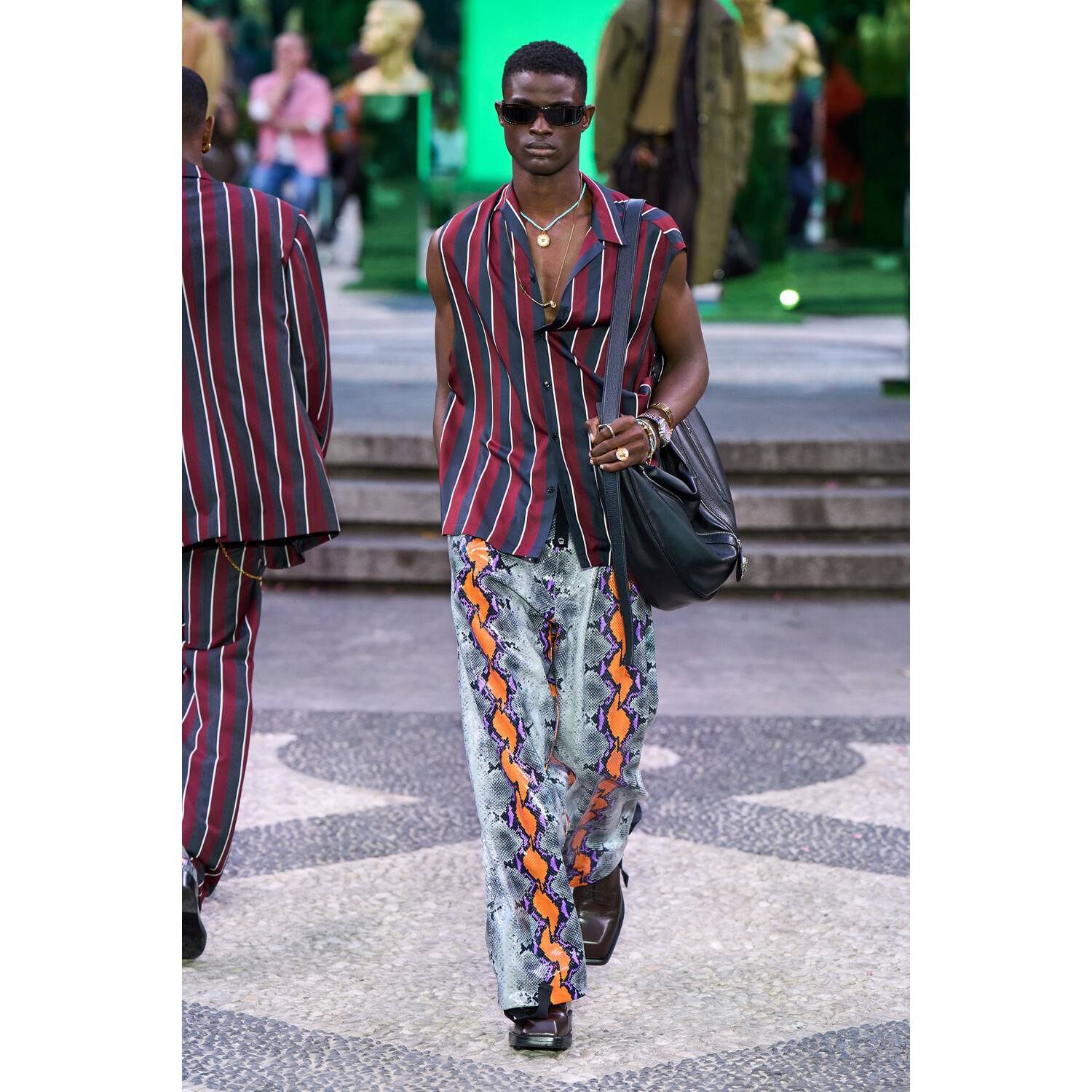 Фото Versace Menswear Spring 2023 / Versace мужская коллекция весна-лето 2023