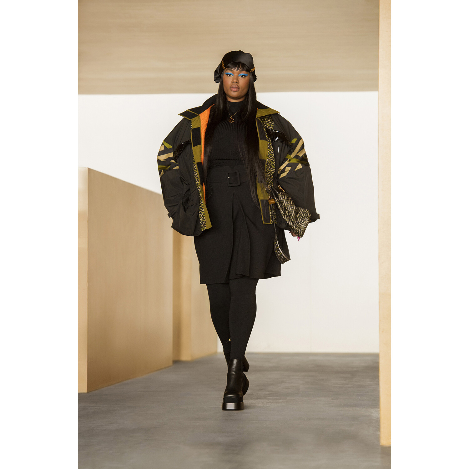 Фото Versace Fall-Winter 2021 Ready-to-Wear Collection / Коллекция Versace осень-зима 2021