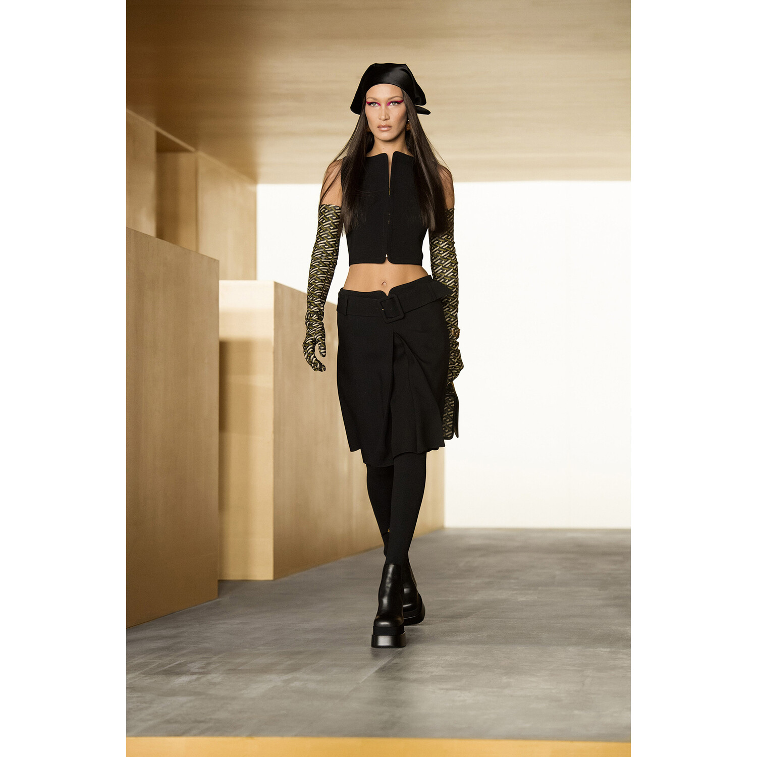 Фото Versace Fall-Winter 2021 Ready-to-Wear Collection / Коллекция Versace осень-зима 2021