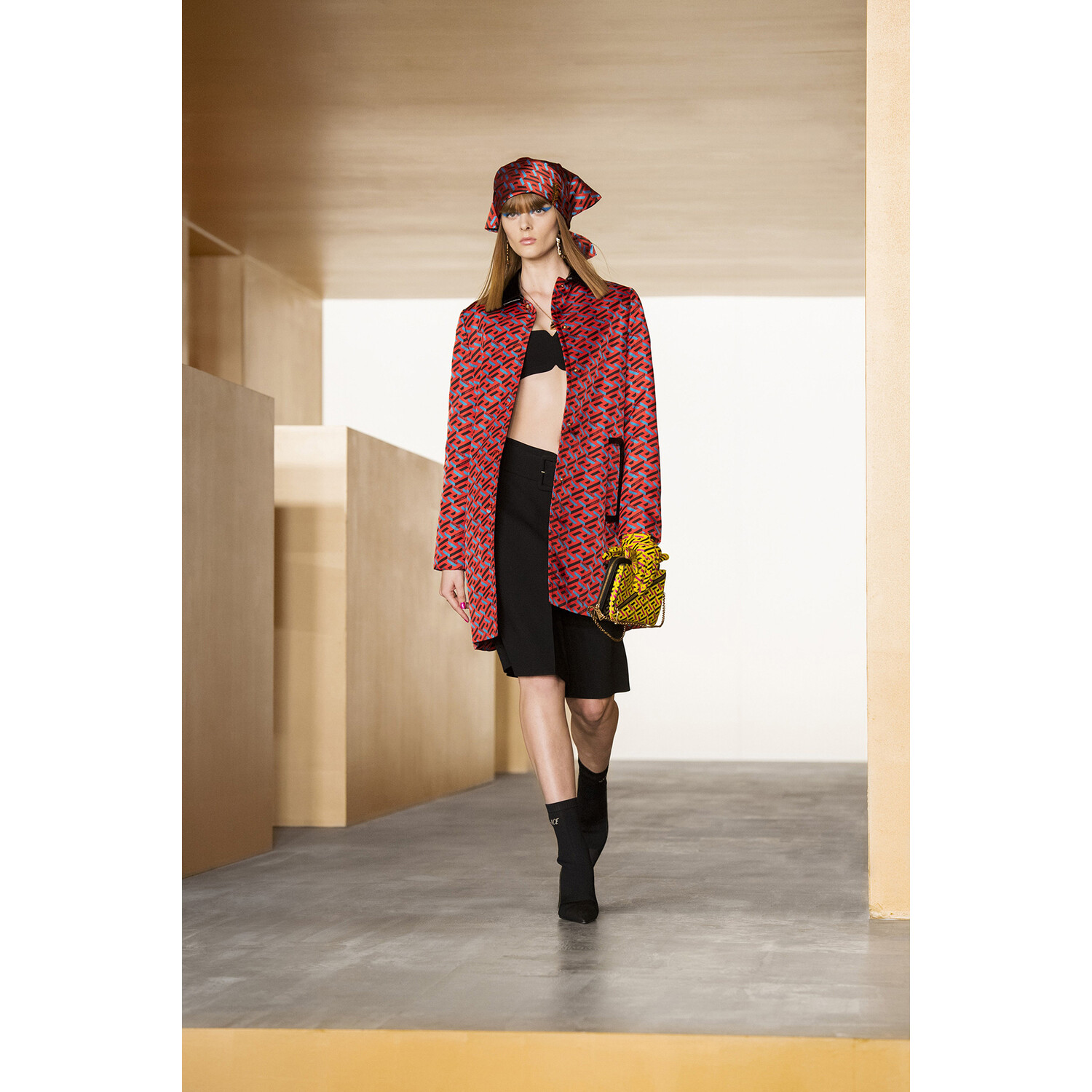 Фото Versace Fall-Winter 2021 Ready-to-Wear Collection / Коллекция Versace осень-зима 2021
