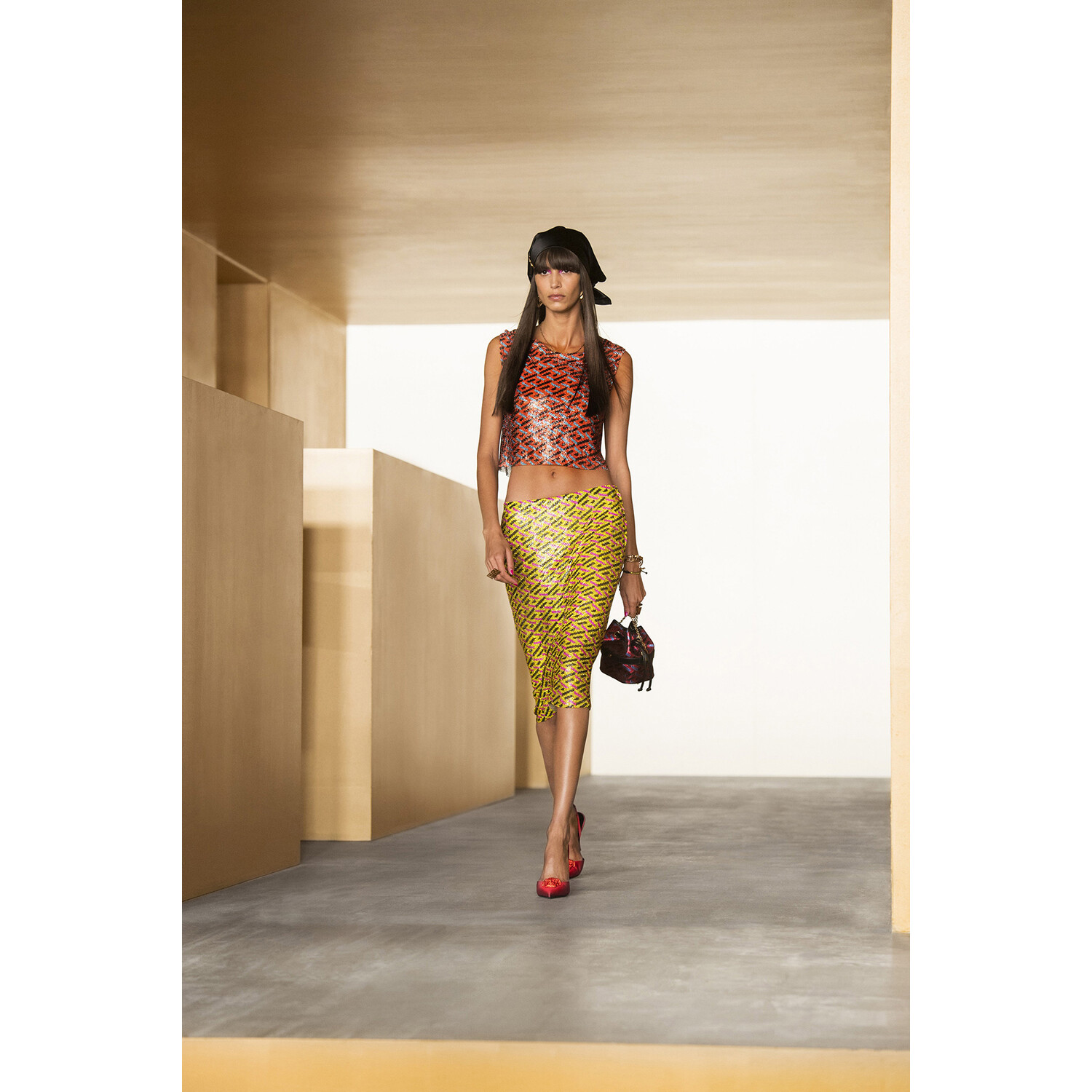 Фото Versace Fall-Winter 2021 Ready-to-Wear Collection / Коллекция Versace осень-зима 2021