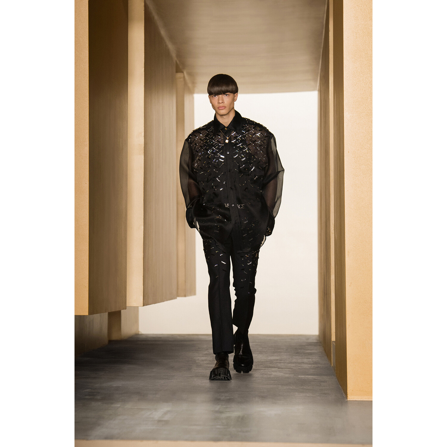 Фото Versace Fall-Winter 2021 Ready-to-Wear Collection / Коллекция Versace осень-зима 2021
