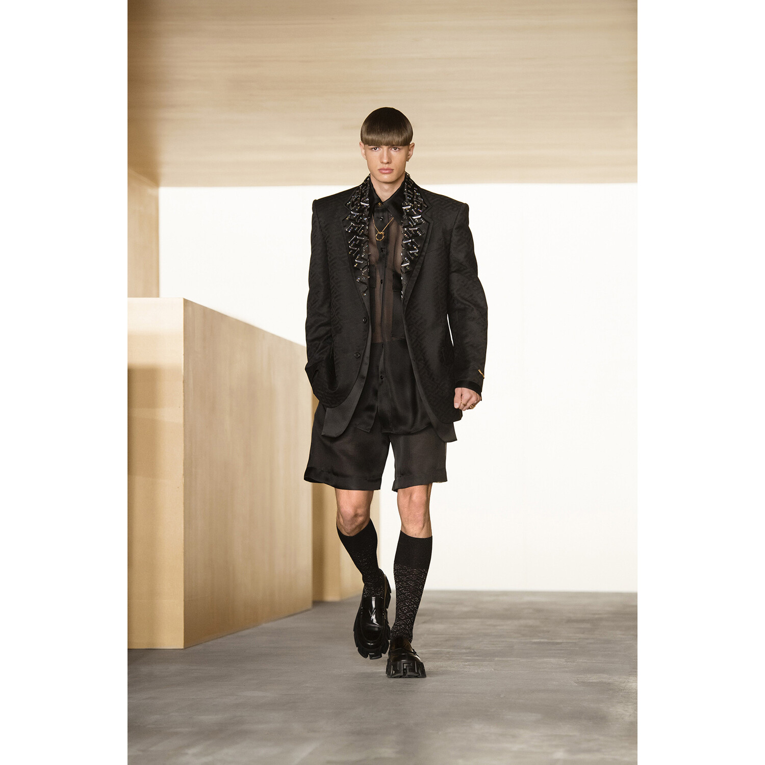 Фото Versace Fall-Winter 2021 Ready-to-Wear Collection / Коллекция Versace осень-зима 2021