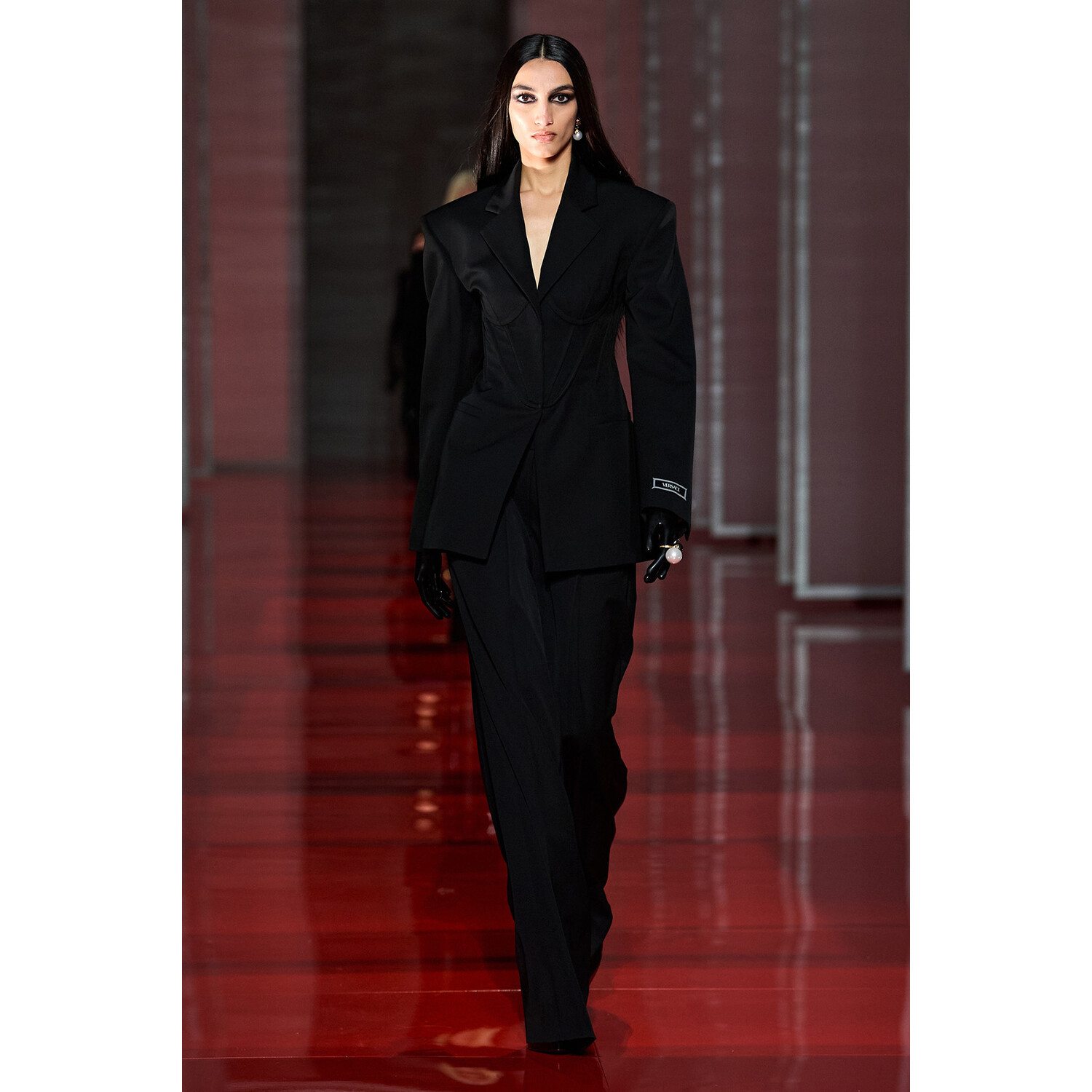 Фото Versace Fall 2022 Collection / Versace осень-зима 2022