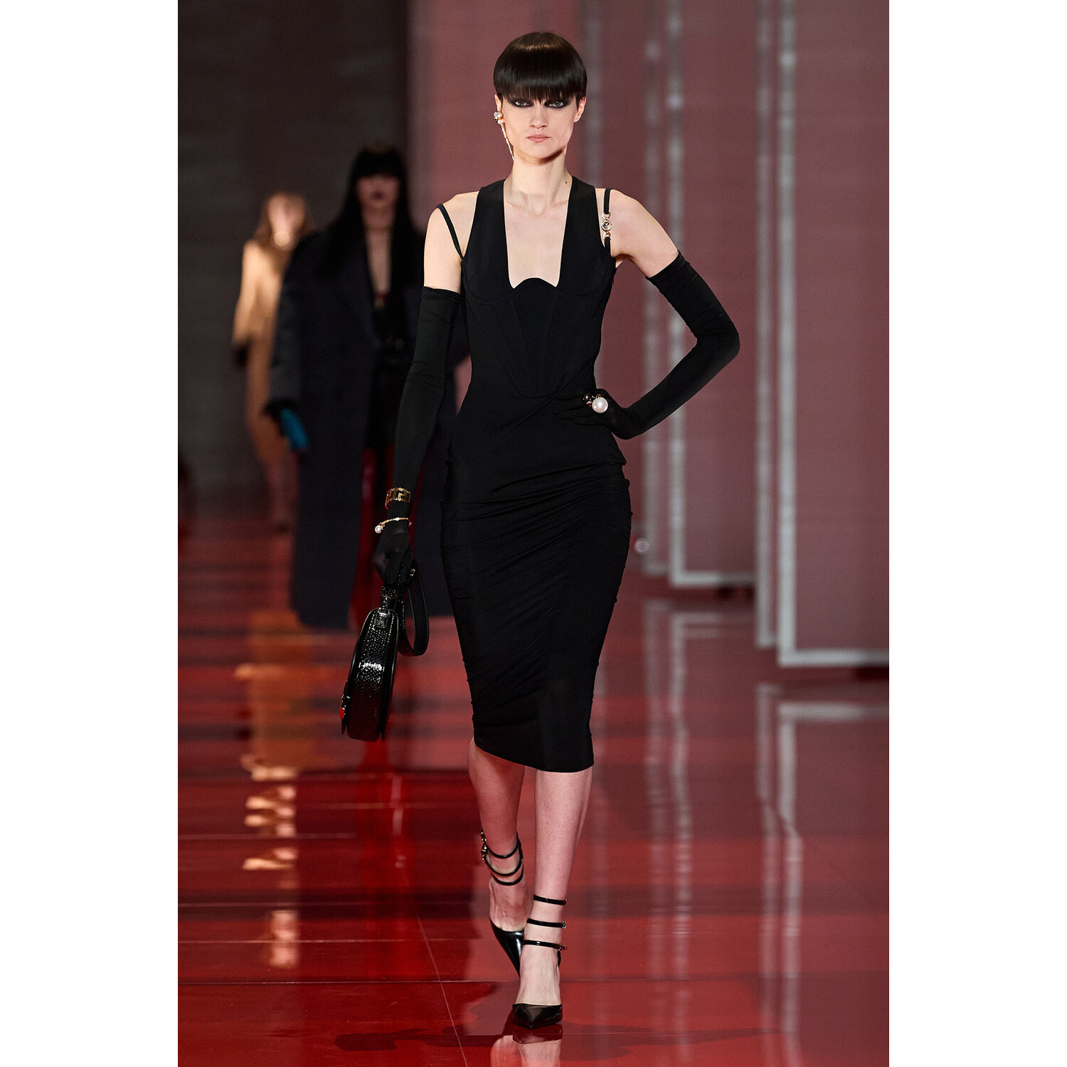 Фото Versace Fall 2022 Collection / Versace осень-зима 2022