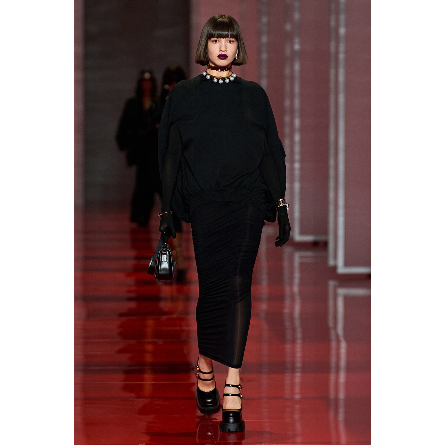 Фото Versace Fall 2022 Collection / Versace осень-зима 2022