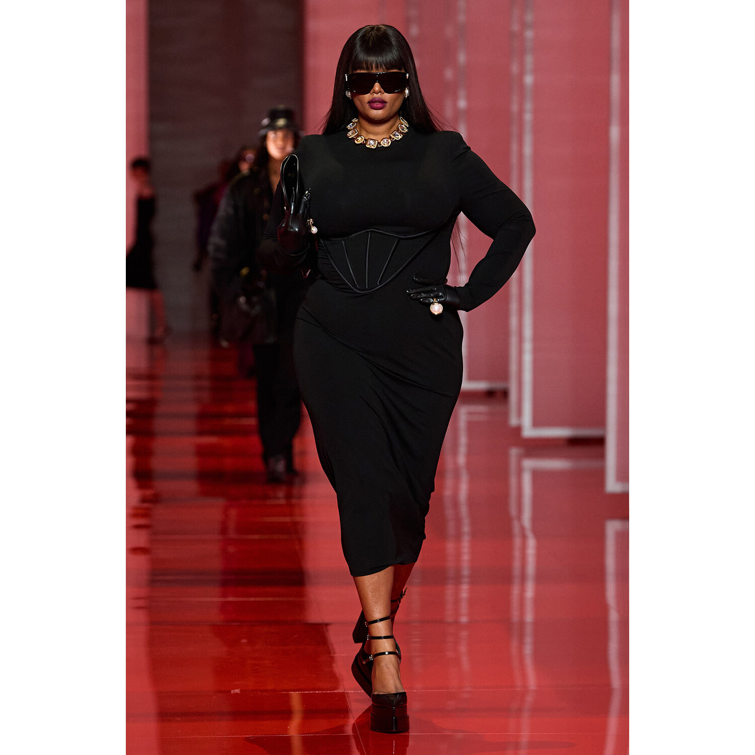 Фото Versace Fall 2022 Collection / Versace осень-зима 2022