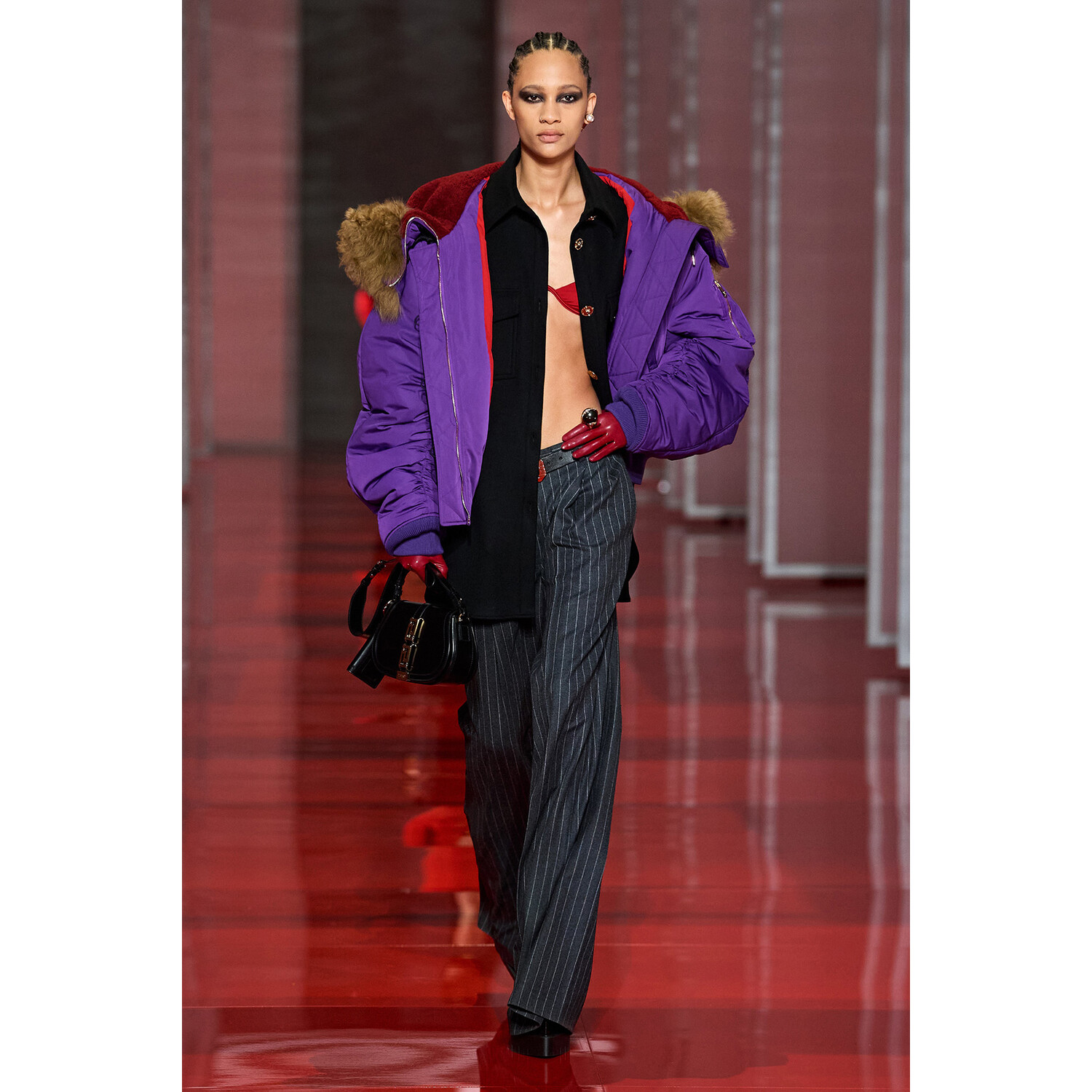 Фото Versace Fall 2022 Collection / Versace осень-зима 2022