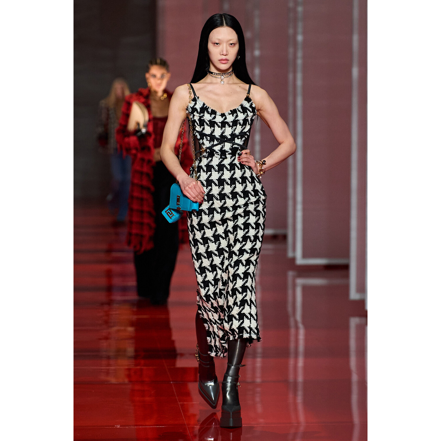Фото Versace Fall 2022 Collection / Versace осень-зима 2022
