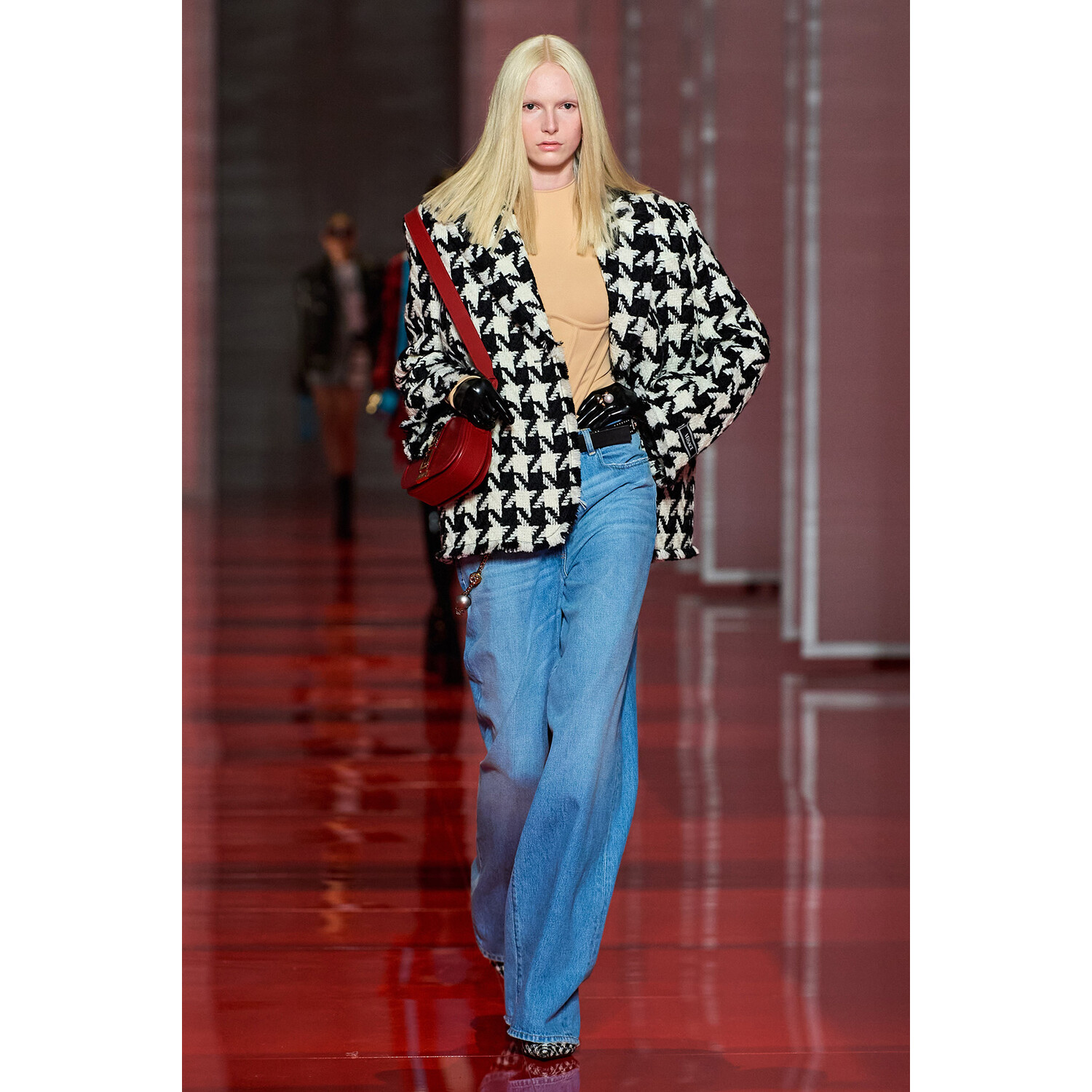 Фото Versace Fall 2022 Collection / Versace осень-зима 2022