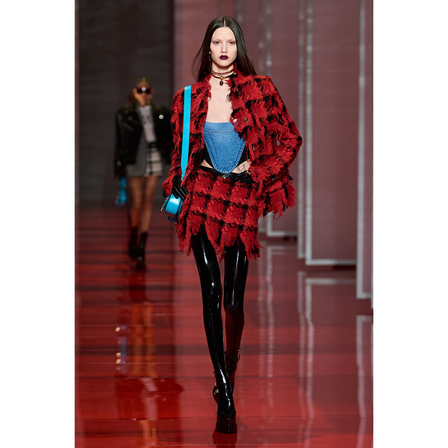 Фото Versace Fall 2022 Collection / Versace осень-зима 2022