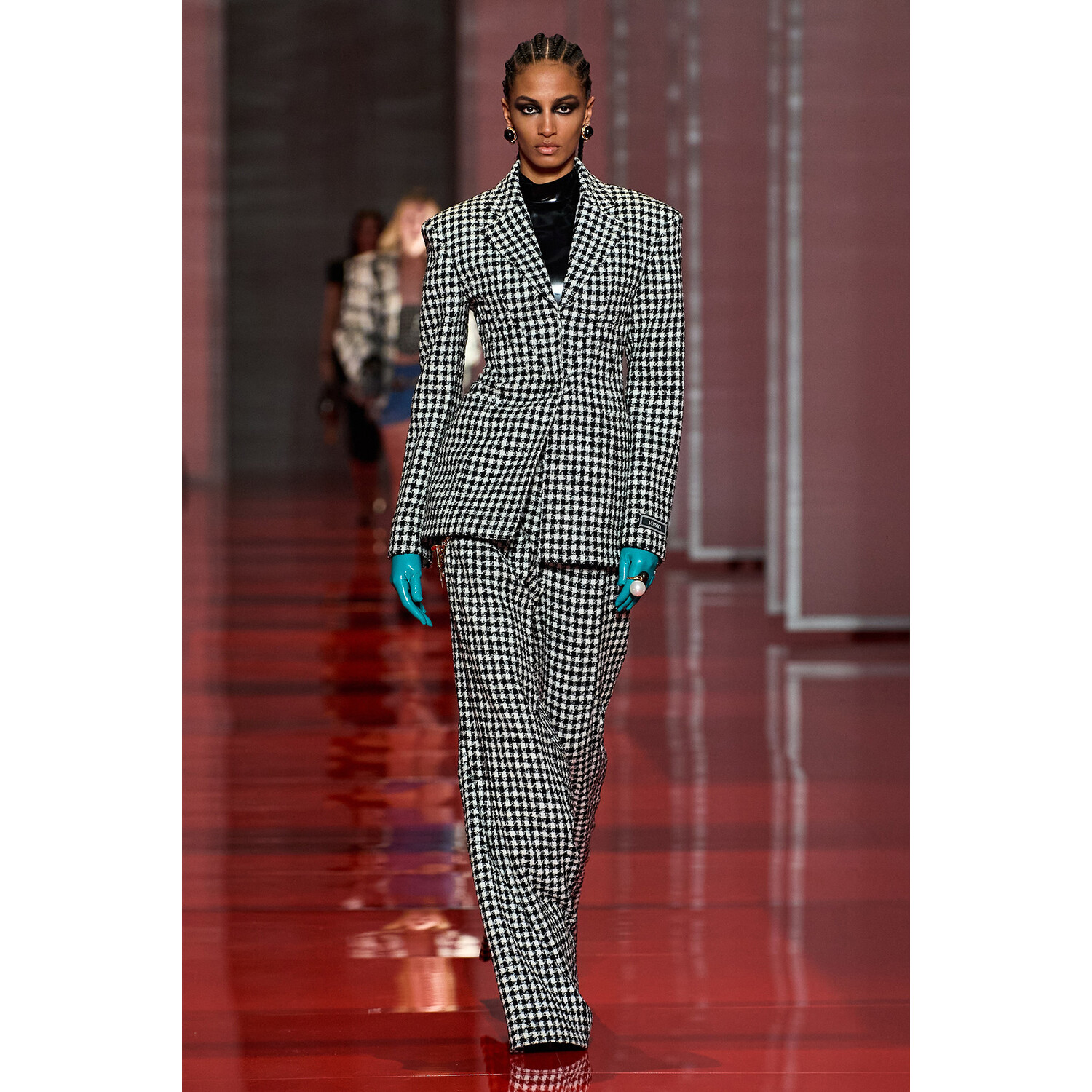 Фото Versace Fall 2022 Collection / Versace осень-зима 2022