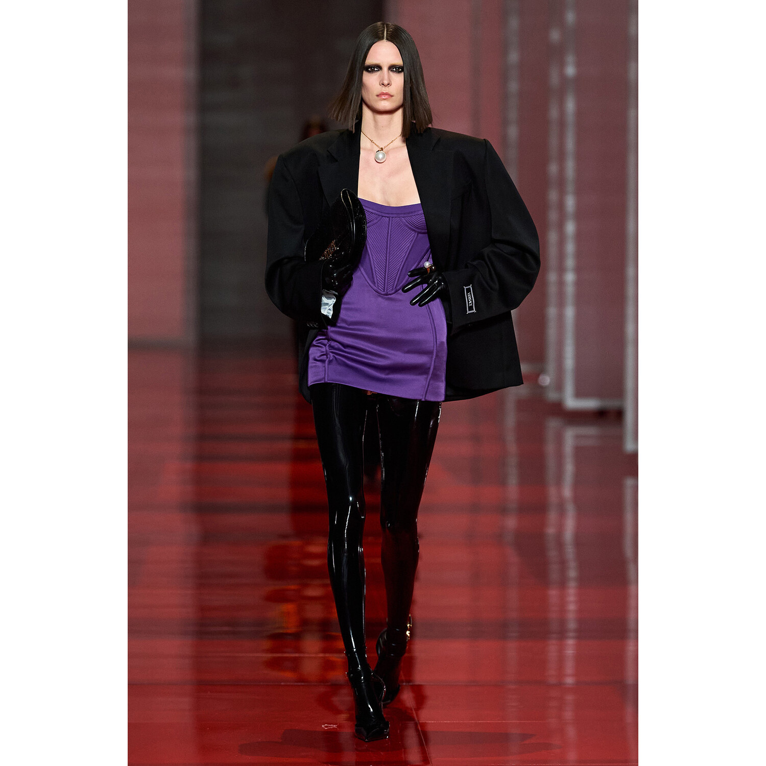 Фото Versace Fall 2022 Collection / Versace осень-зима 2022