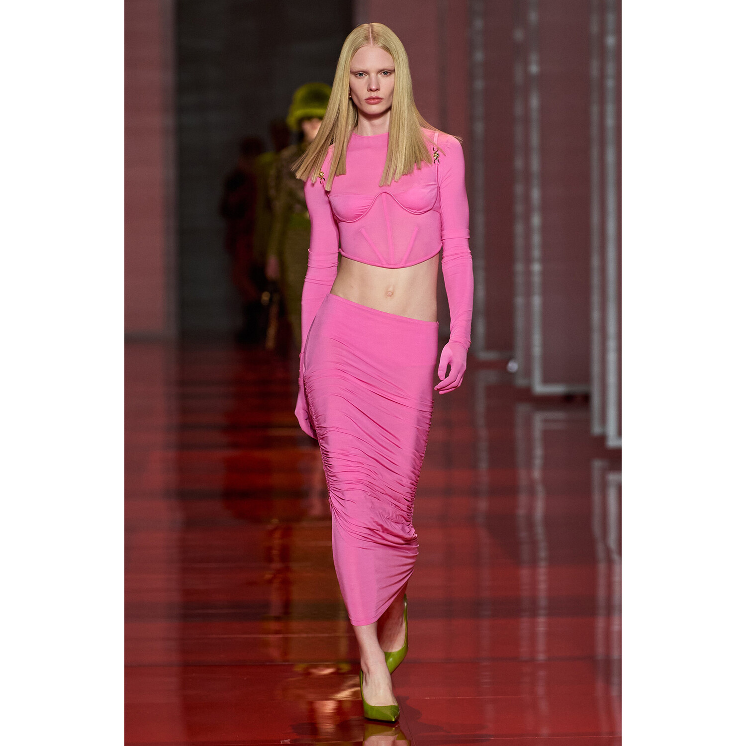 Фото Versace Fall 2022 Collection / Versace осень-зима 2022