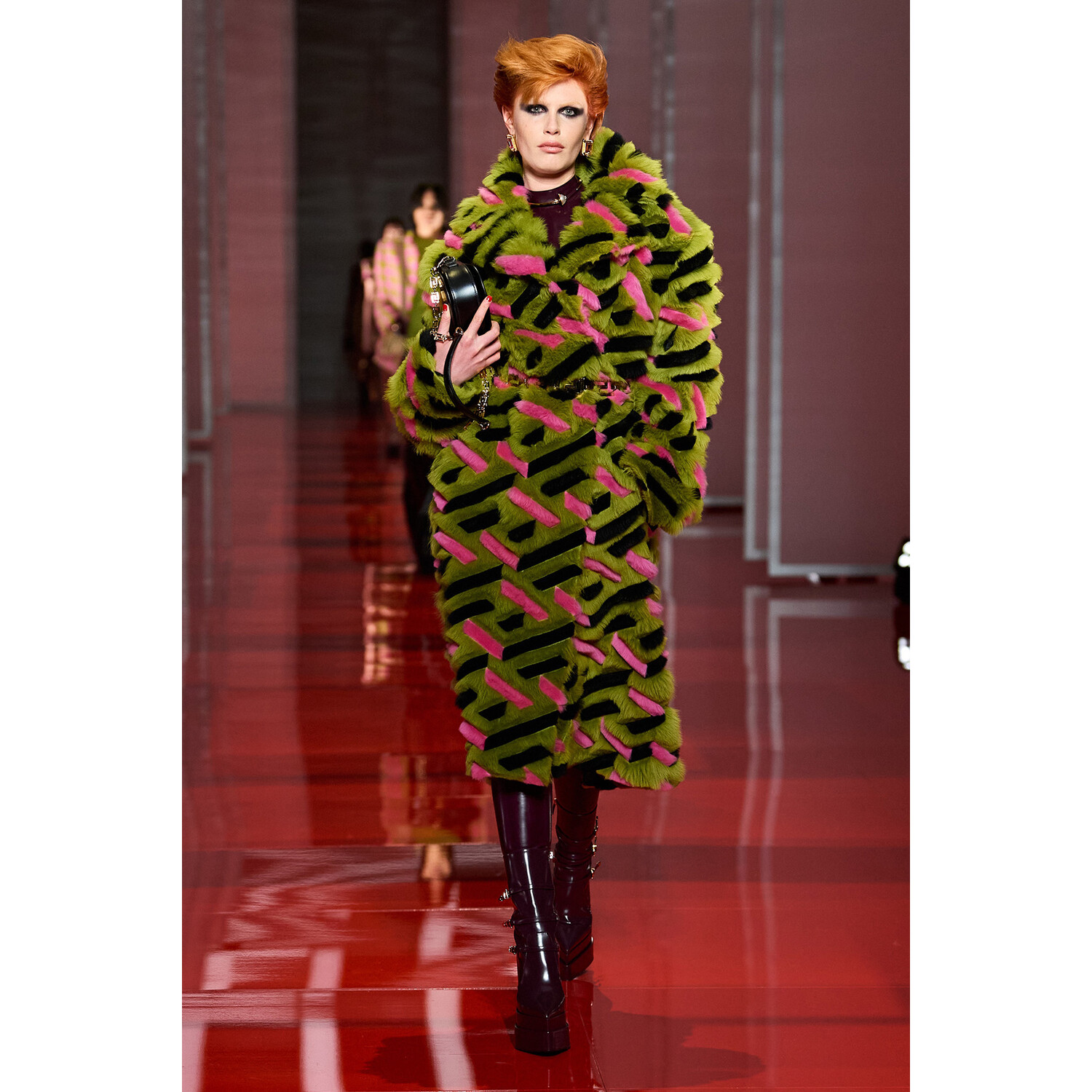 Фото Versace Fall 2022 Collection / Versace осень-зима 2022