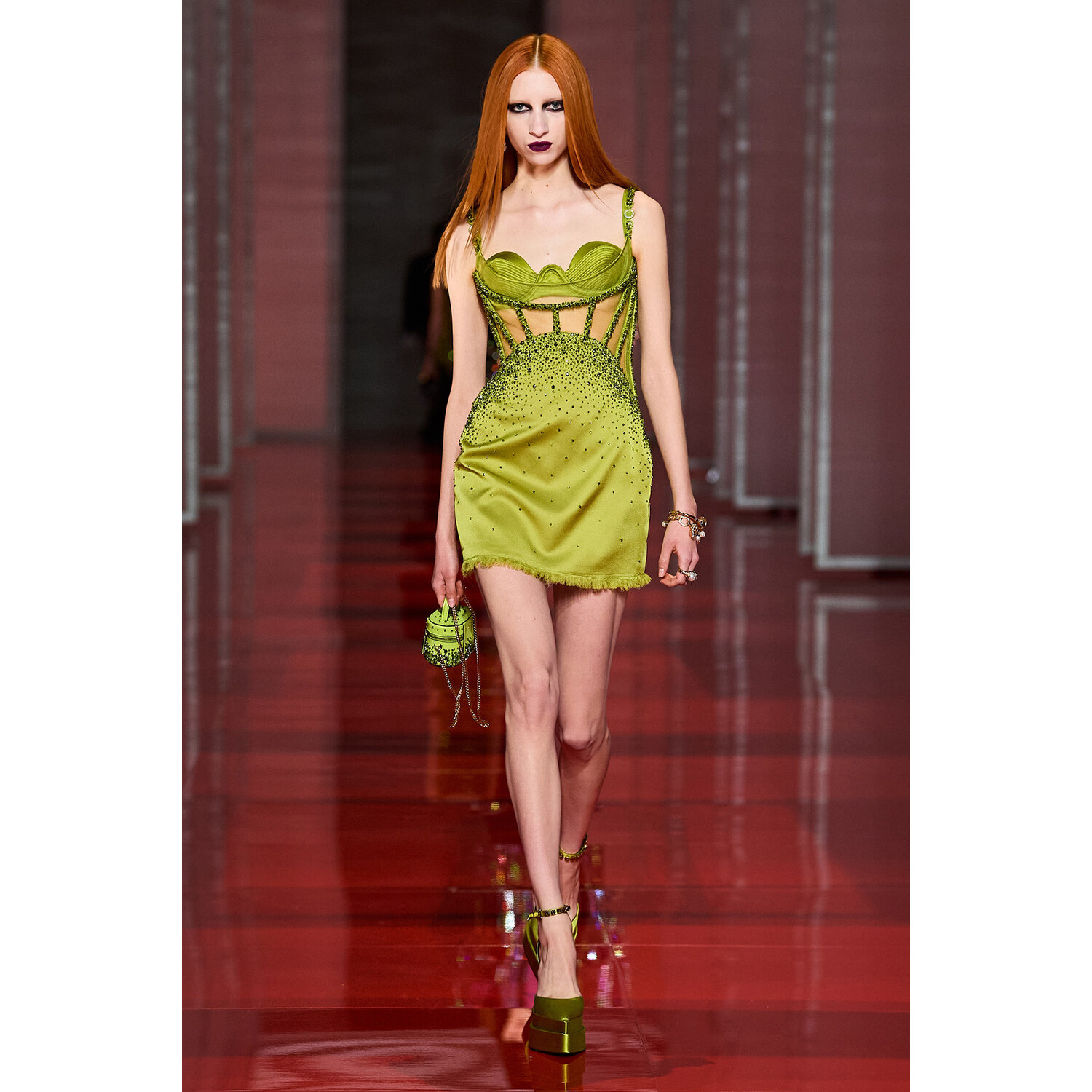 Фото Versace Fall 2022 Collection / Versace осень-зима 2022