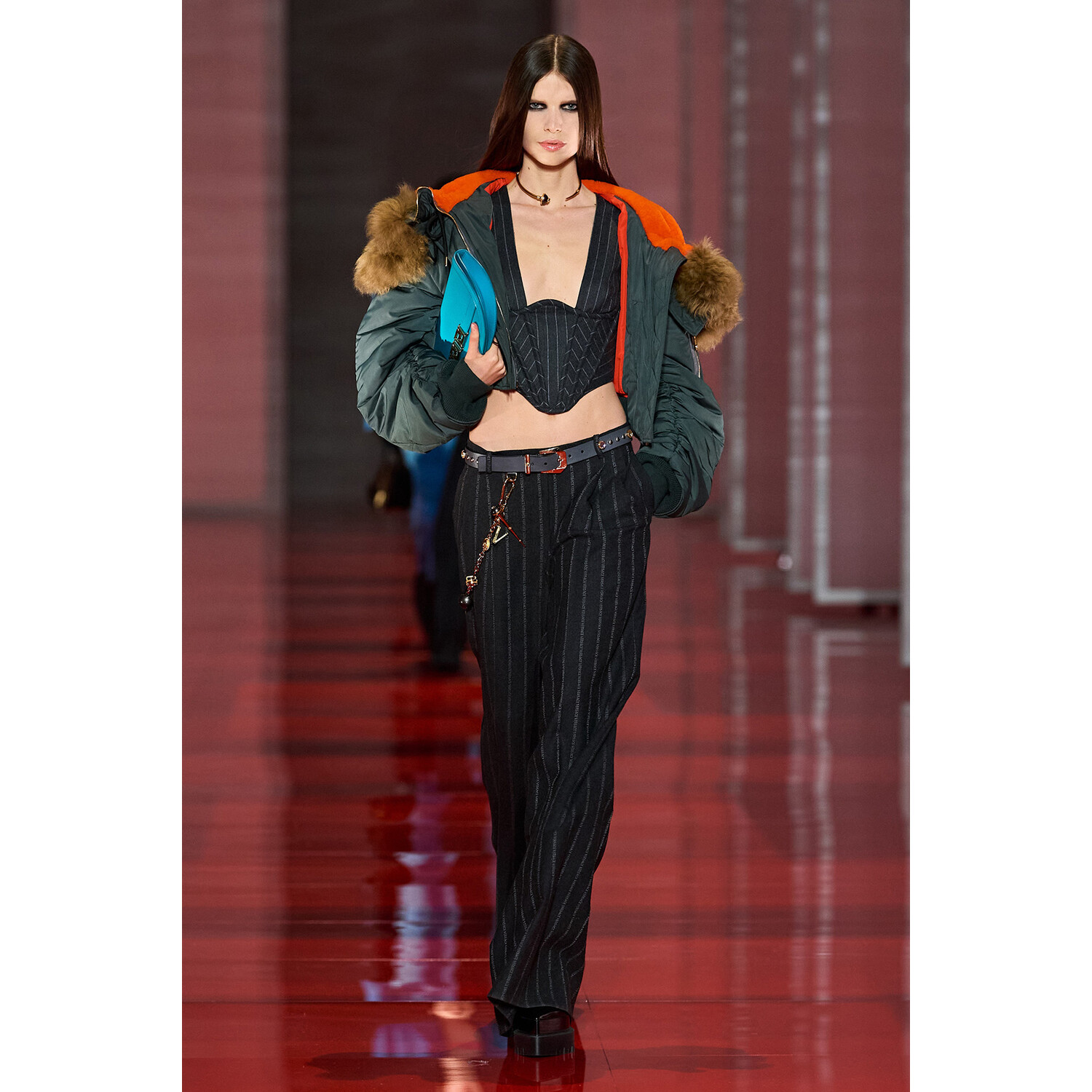 Фото Versace Fall 2022 Collection / Versace осень-зима 2022