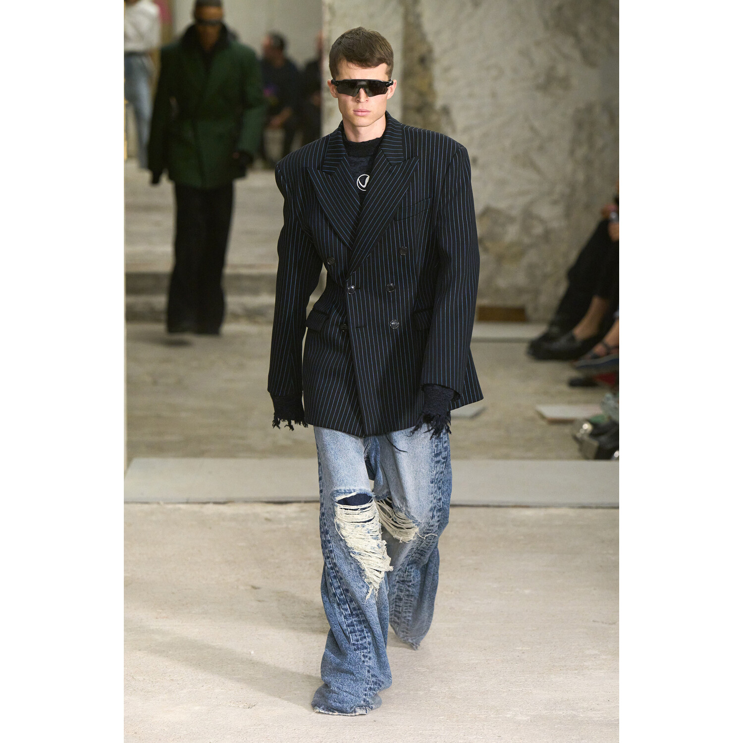 Фото Vetements коллекция весна-лето 2023 / Vetements Spring 2023