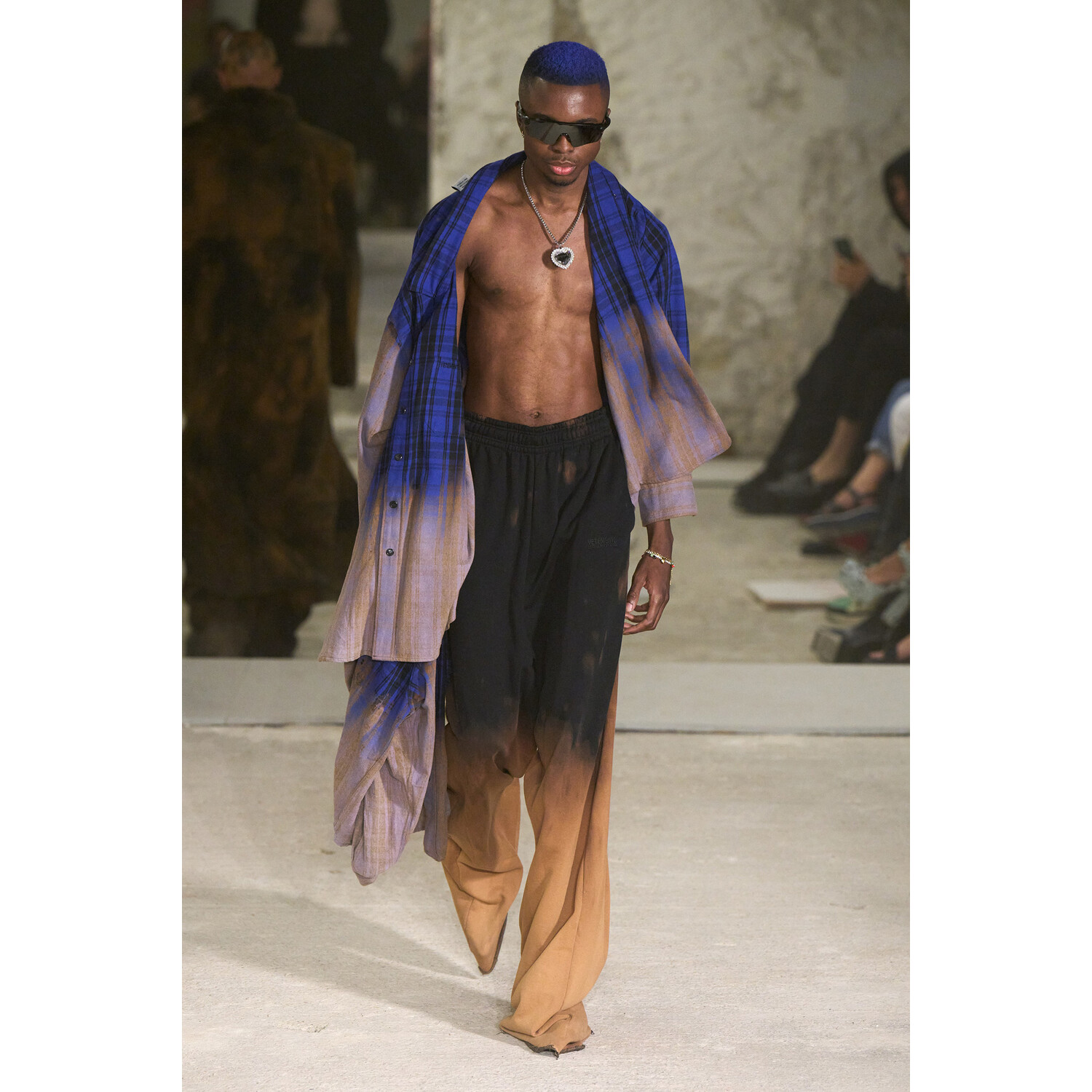 Фото Vetements коллекция весна-лето 2023 / Vetements Spring 2023