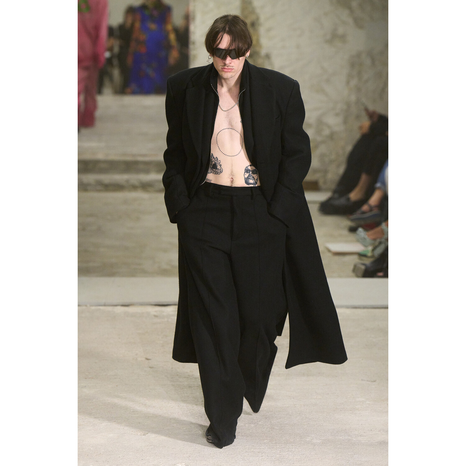 Фото Vetements коллекция весна-лето 2023 / Vetements Spring 2023