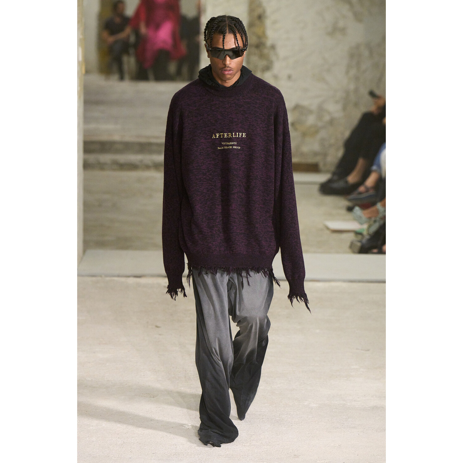 Фото Vetements коллекция весна-лето 2023 / Vetements Spring 2023