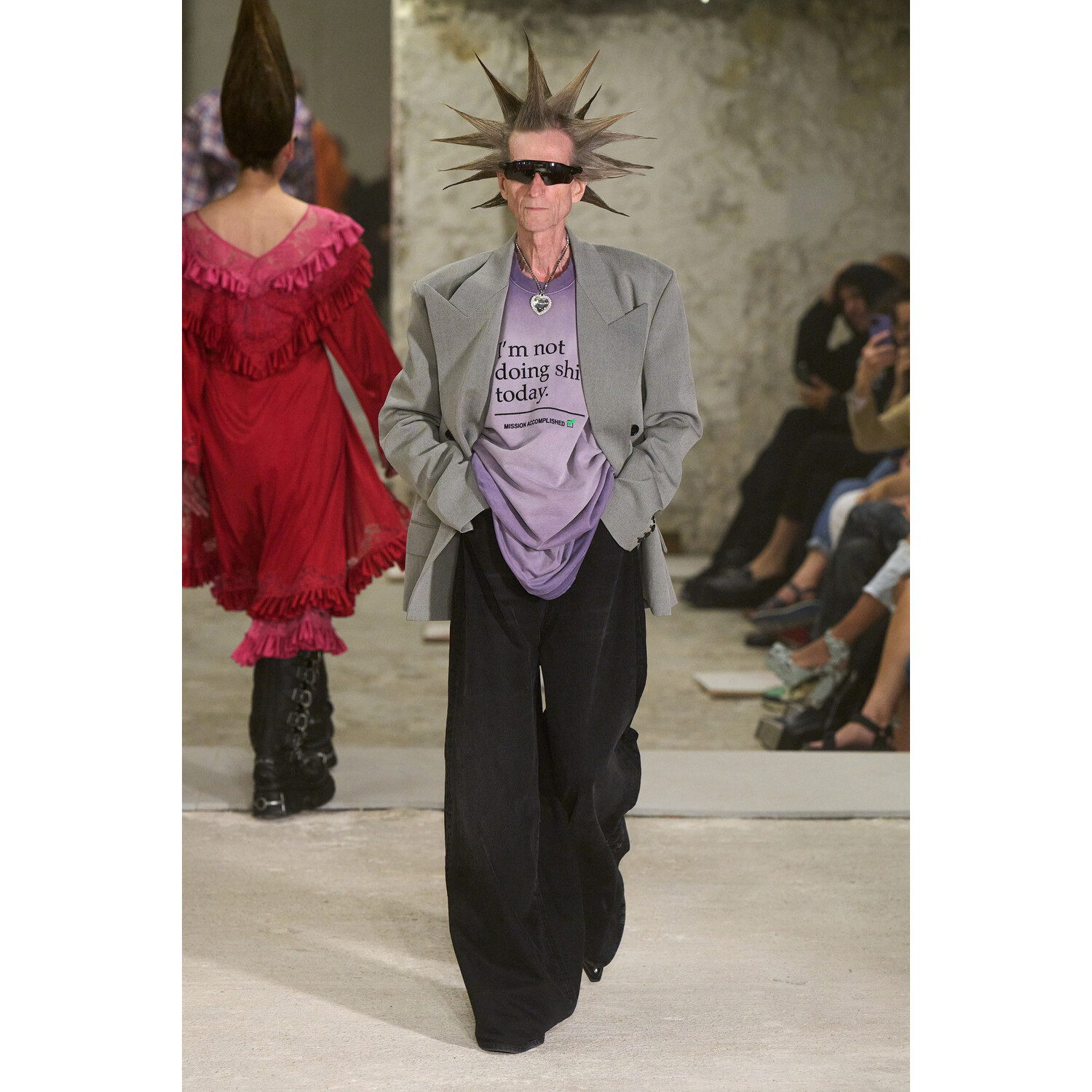 Фото Vetements коллекция весна-лето 2023 / Vetements Spring 2023