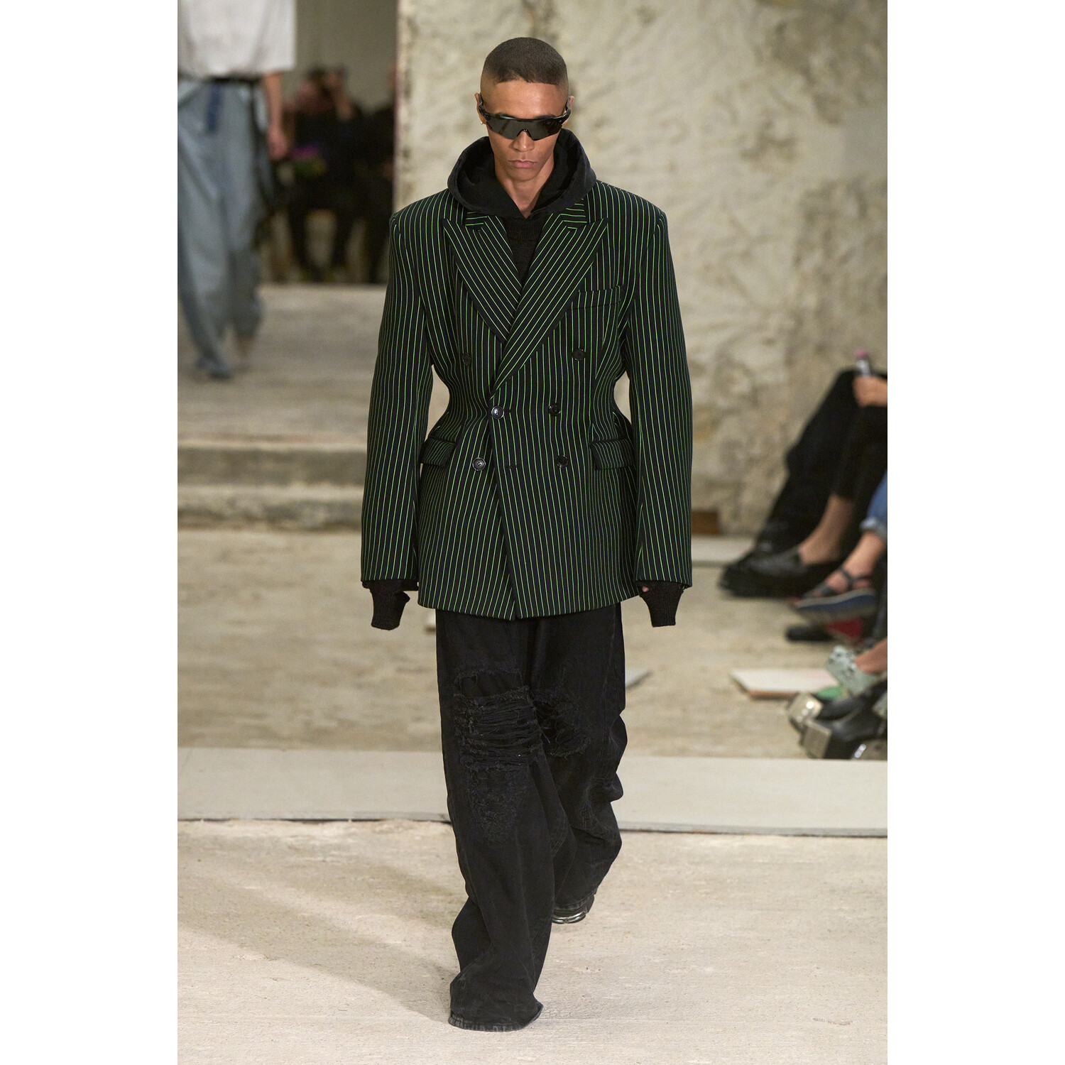 Фото Vetements коллекция весна-лето 2023 / Vetements Spring 2023
