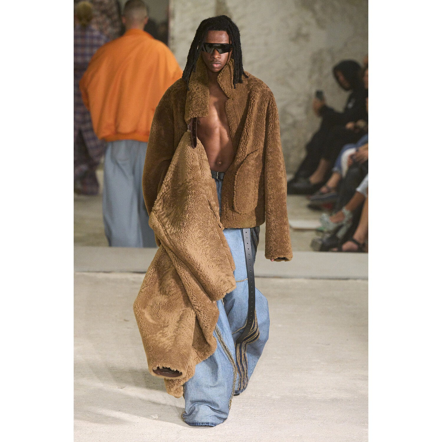 Фото Vetements коллекция весна-лето 2023 / Vetements Spring 2023