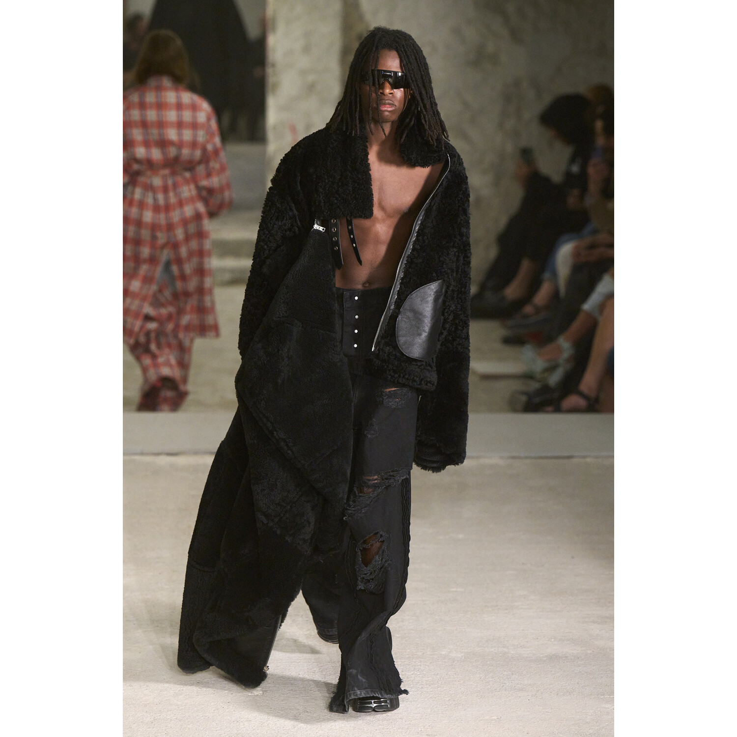 Фото Vetements коллекция весна-лето 2023 / Vetements Spring 2023