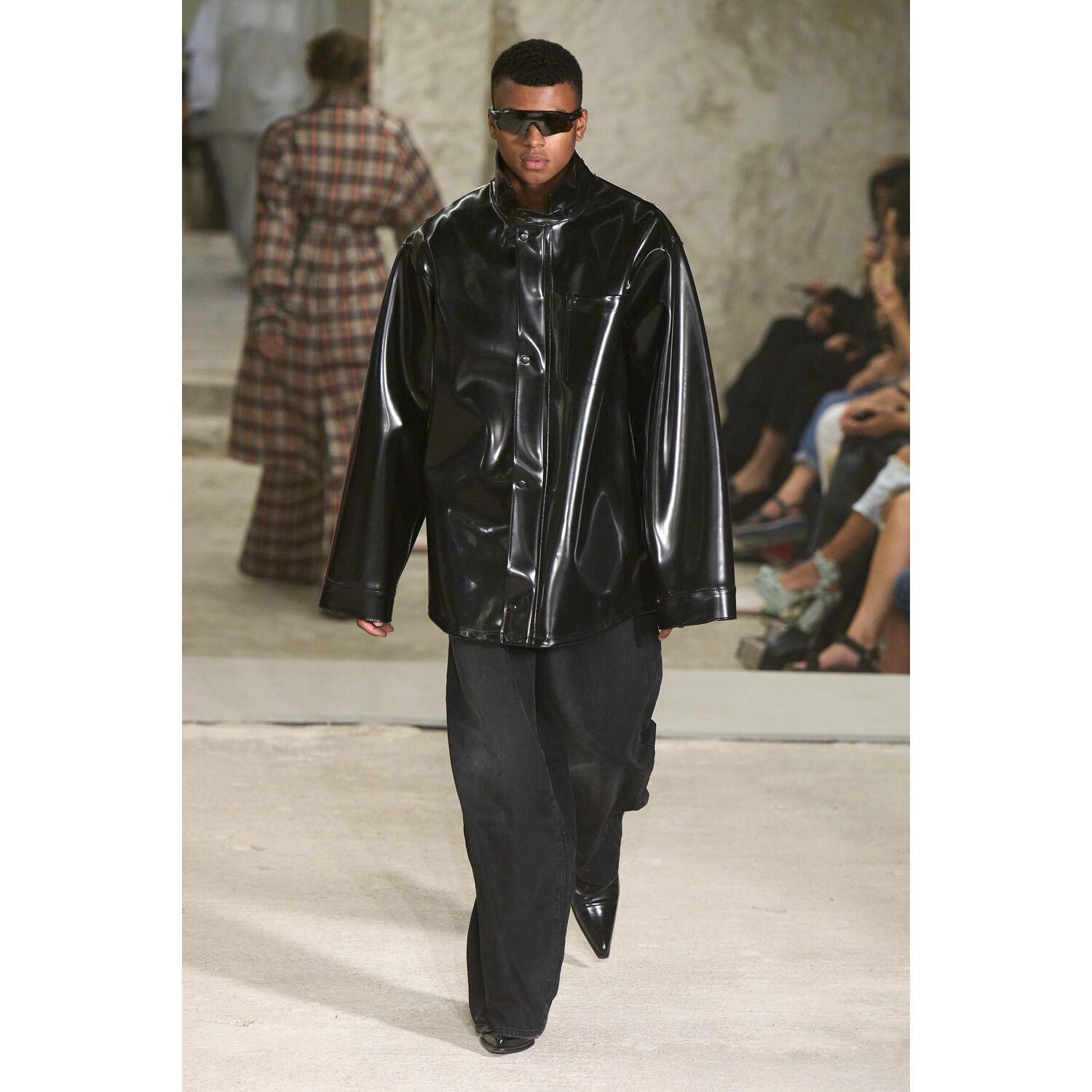 Фото Vetements коллекция весна-лето 2023 / Vetements Spring 2023