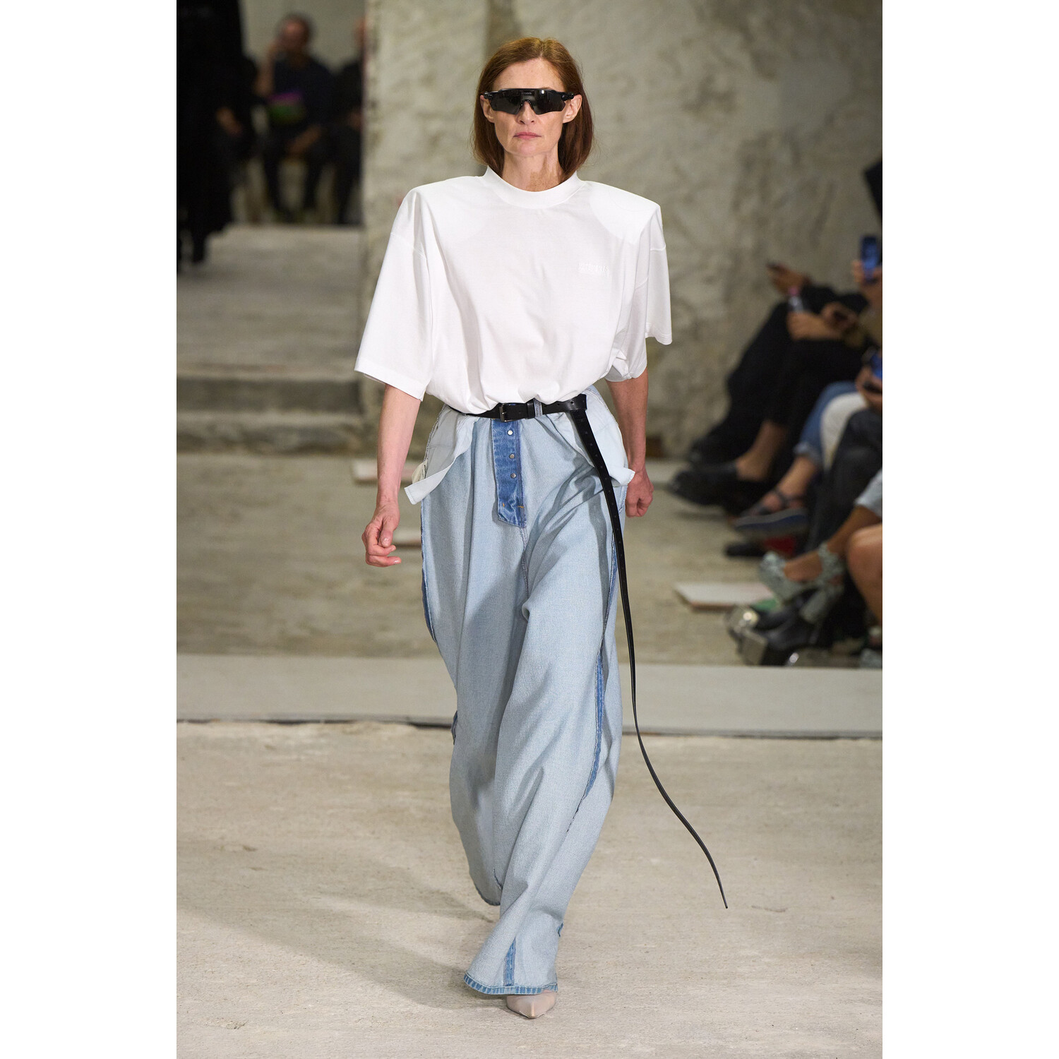 Фото Vetements коллекция весна-лето 2023 / Vetements Spring 2023